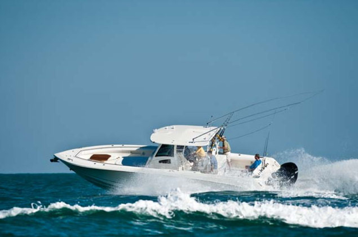 Boston Whaler 380 Outrage