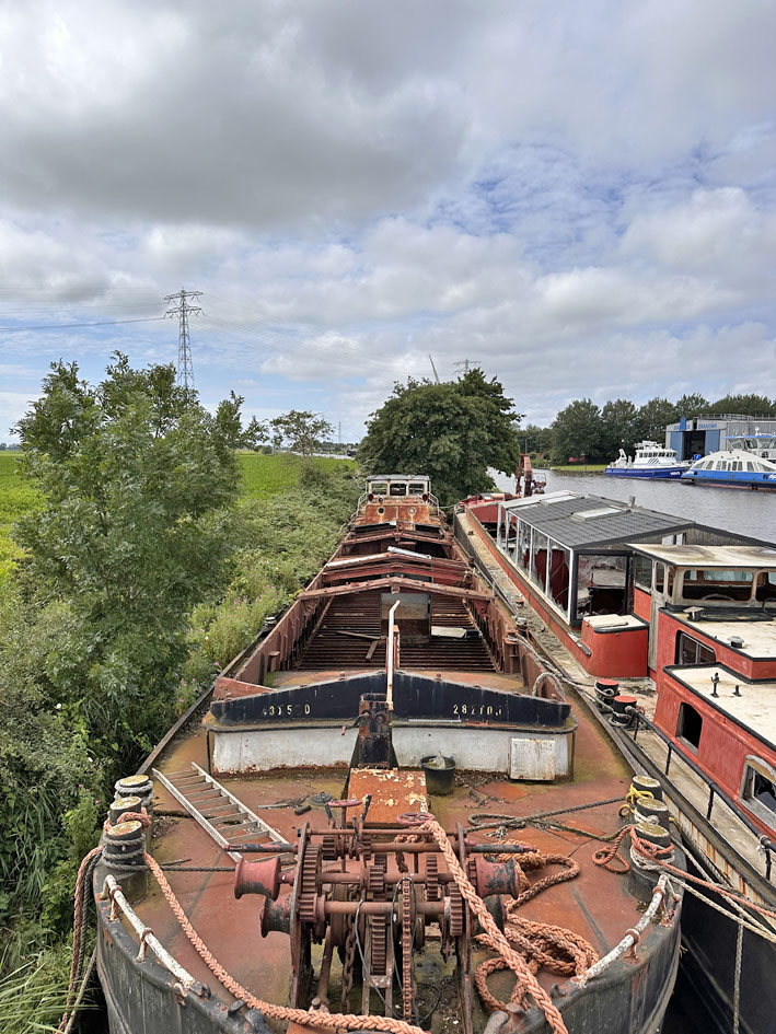 Luxe Motor Elizabeth III 42.46 casco