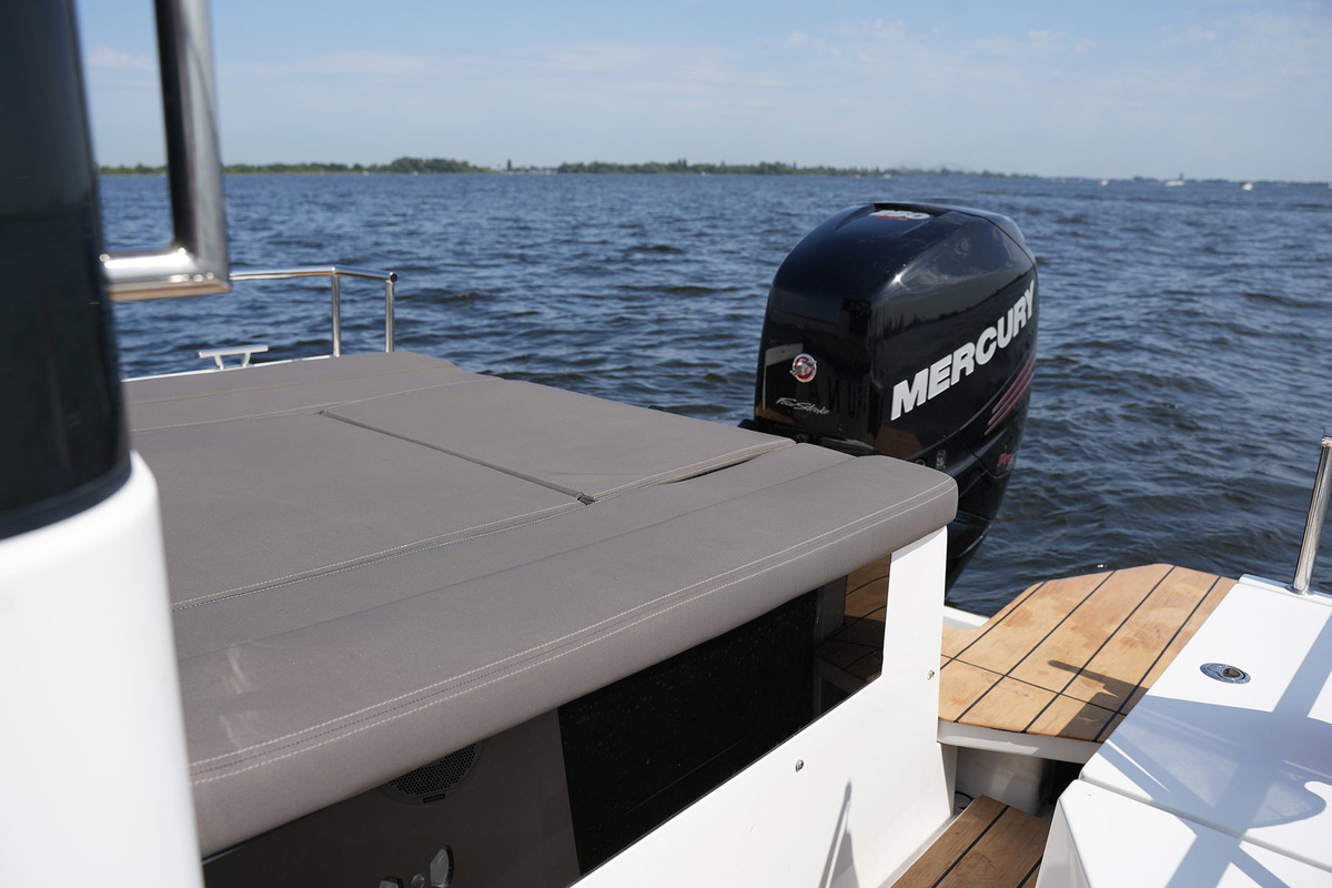 Axopar 28 Cabin