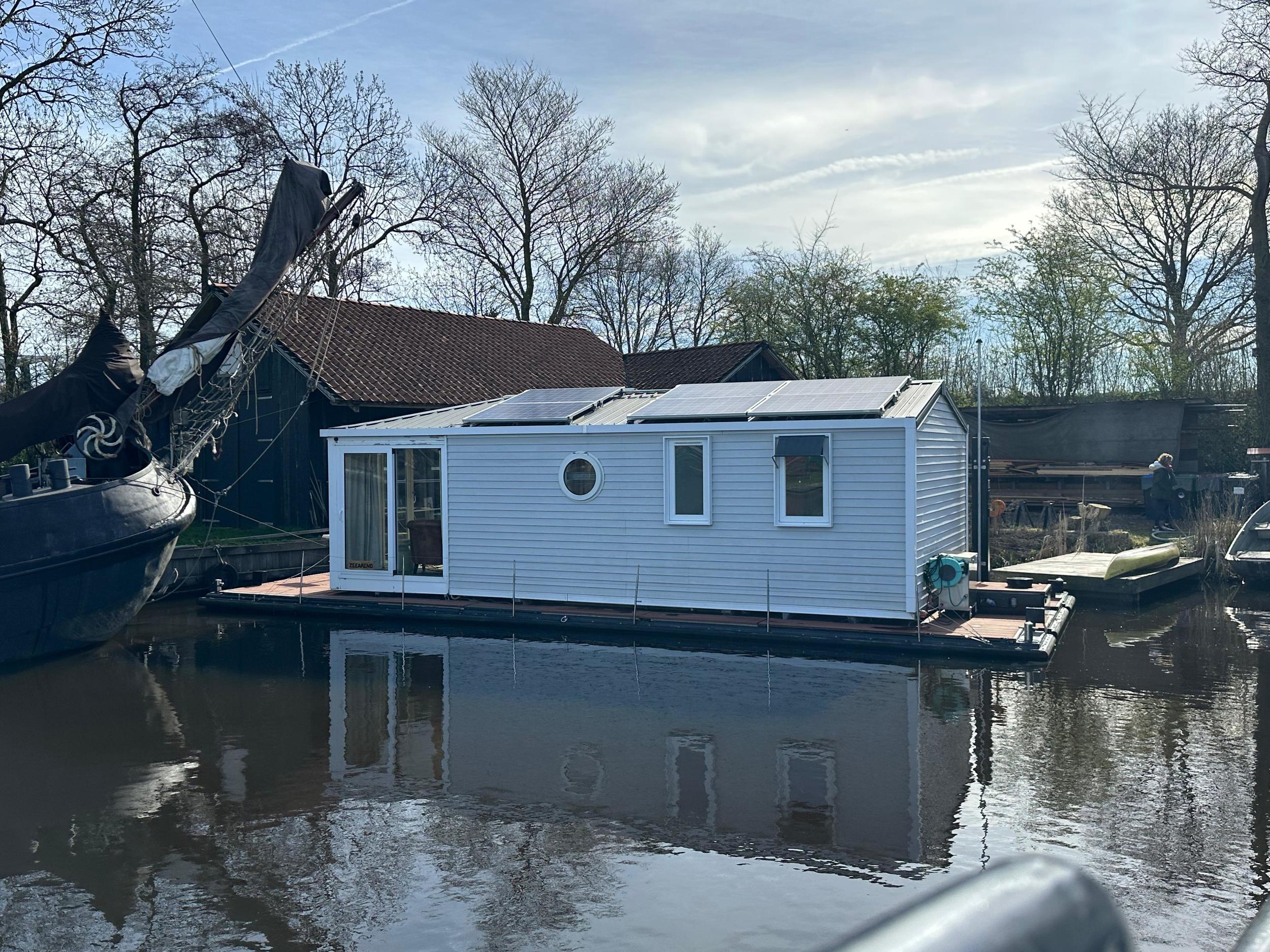 Aquahome Offshore Houseboat STE 12 Bij 5