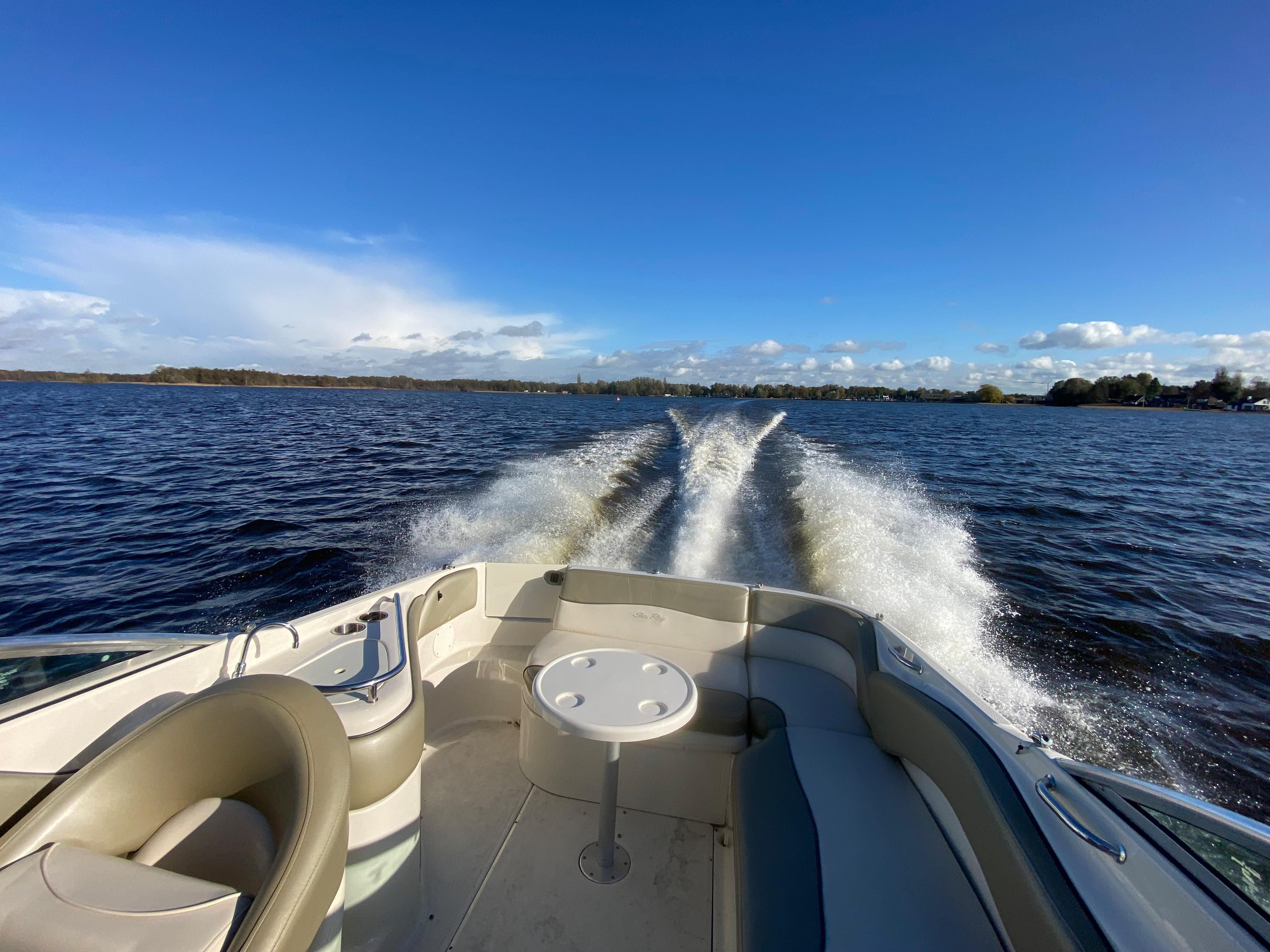 Sea Ray 240 Sundeck