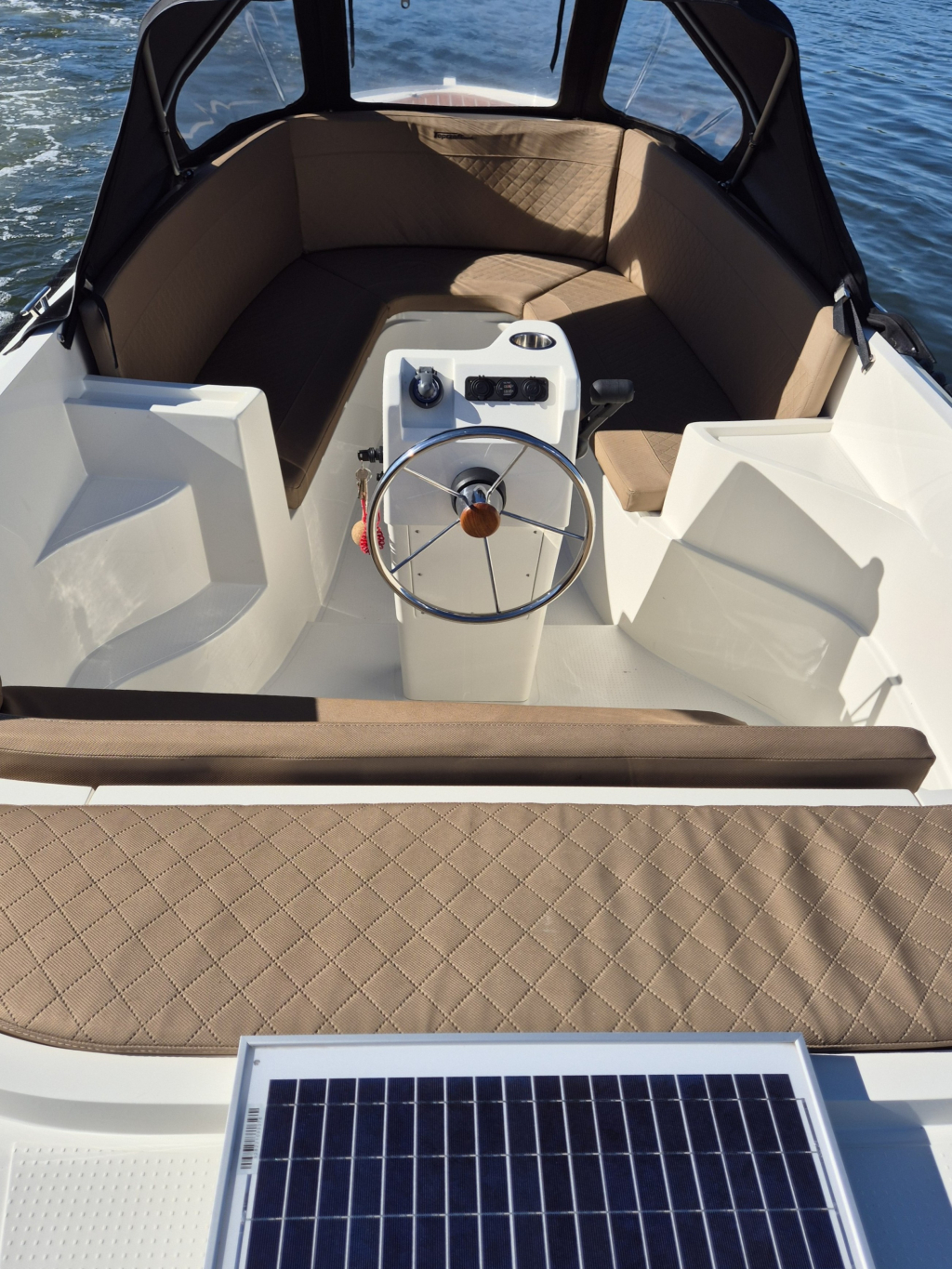 Topcraft 565 Tender
