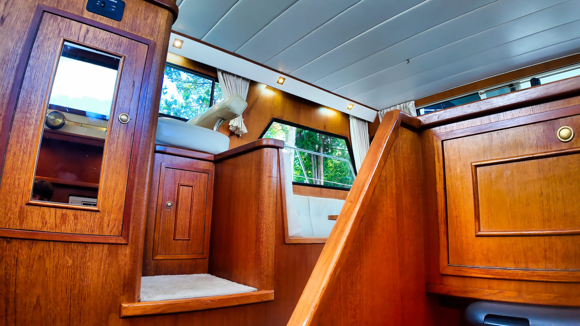 Neptunus 138 / 46 Flybridge Sedan