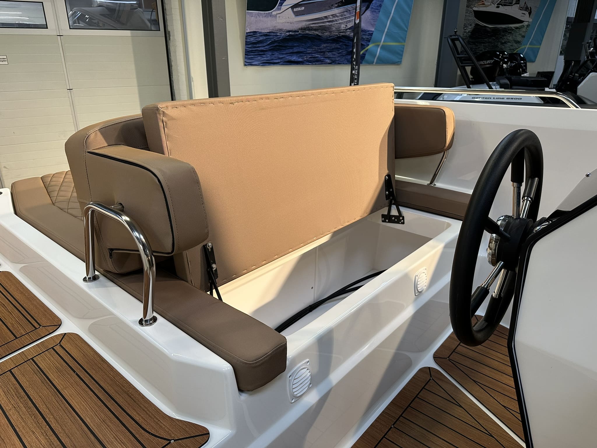 Topcraft 627 Tender