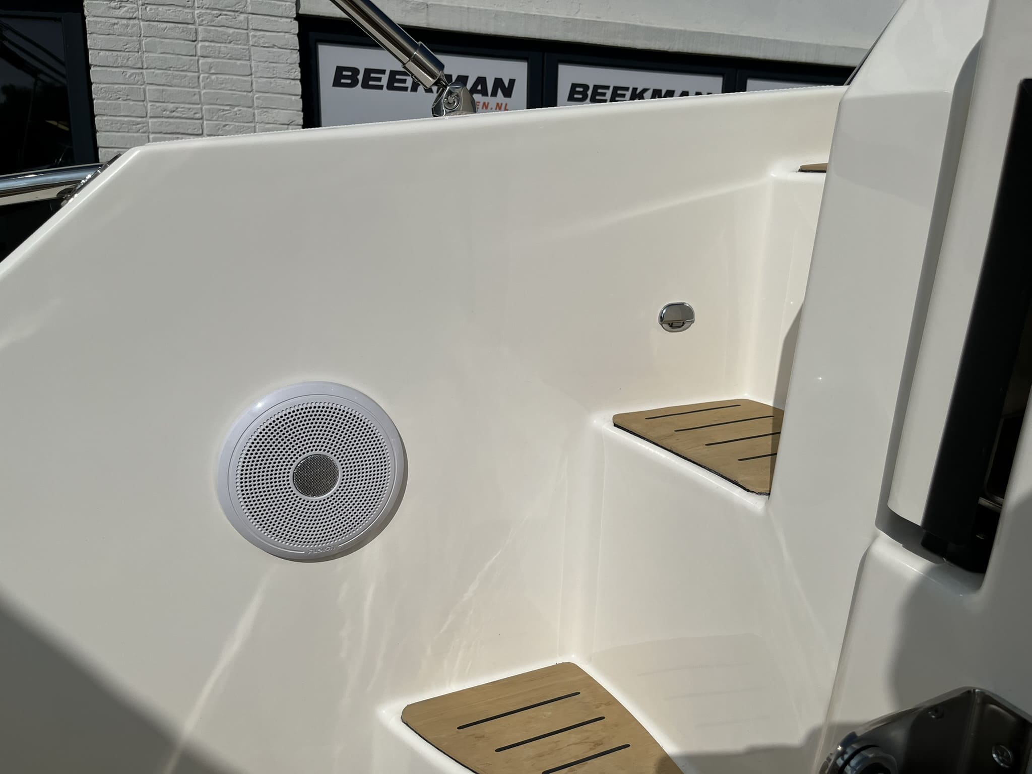 Quicksilver 875 Sundeck