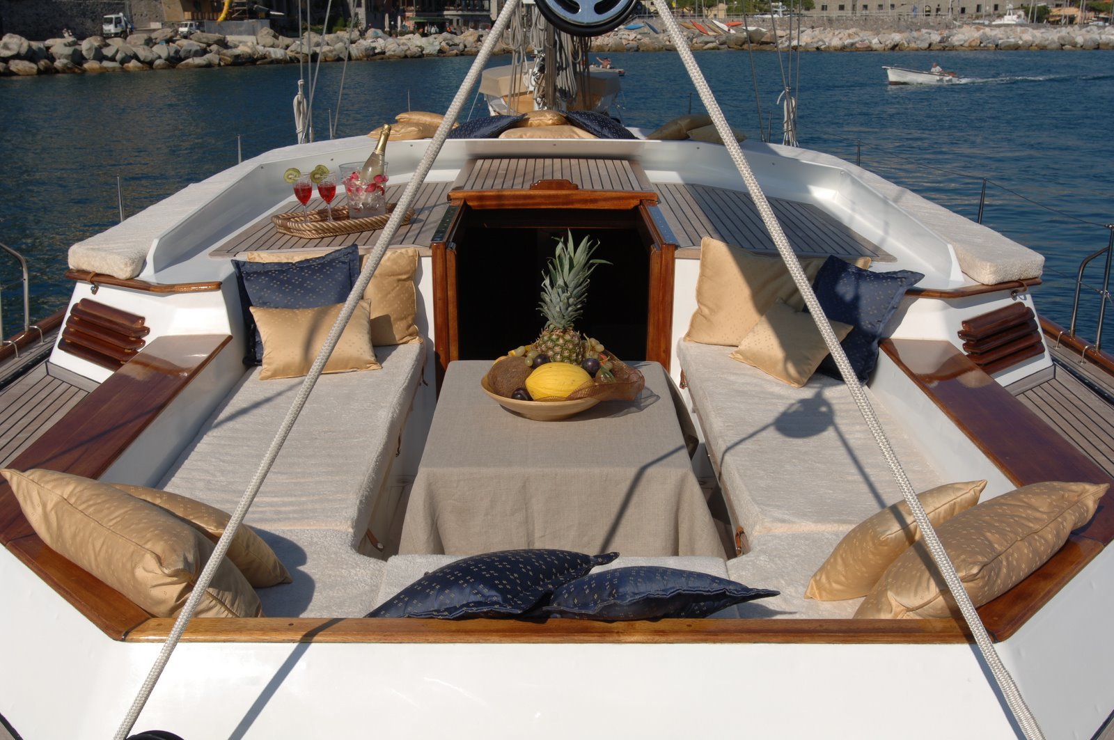Lagoon Royal Classic 66
