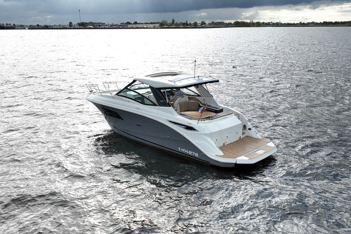 Sea Ray Sundancer 320