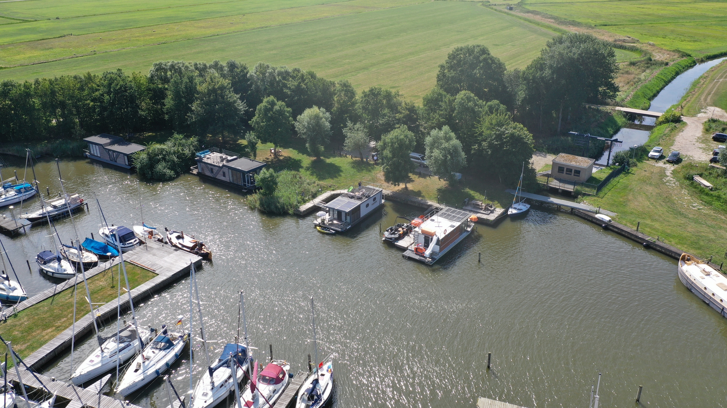 La Mare Houseboat Met Ligplaats Model DFS Aluminium