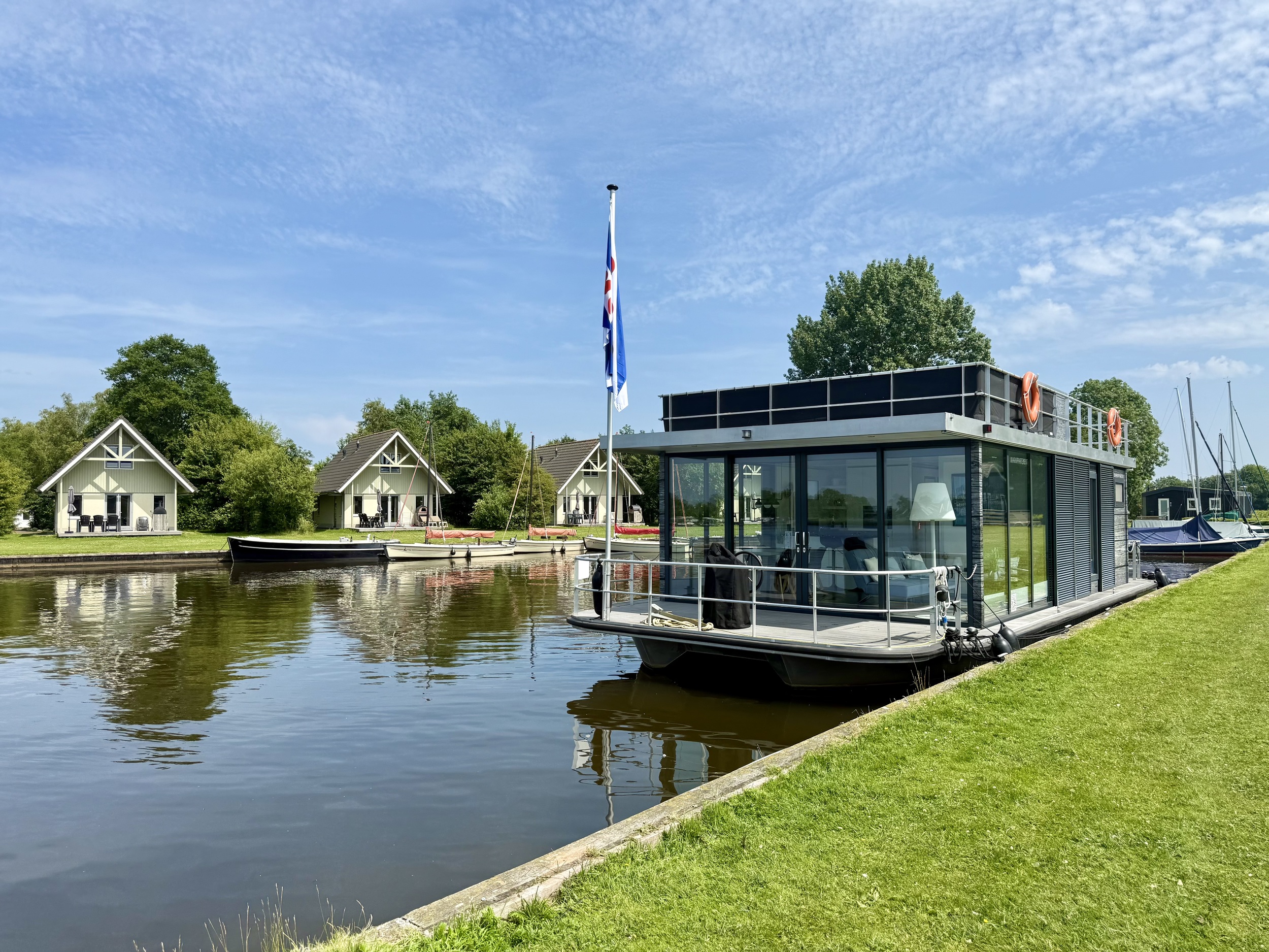 VaarAppartement 'Black Pearl' Houseboat - Panoramahut