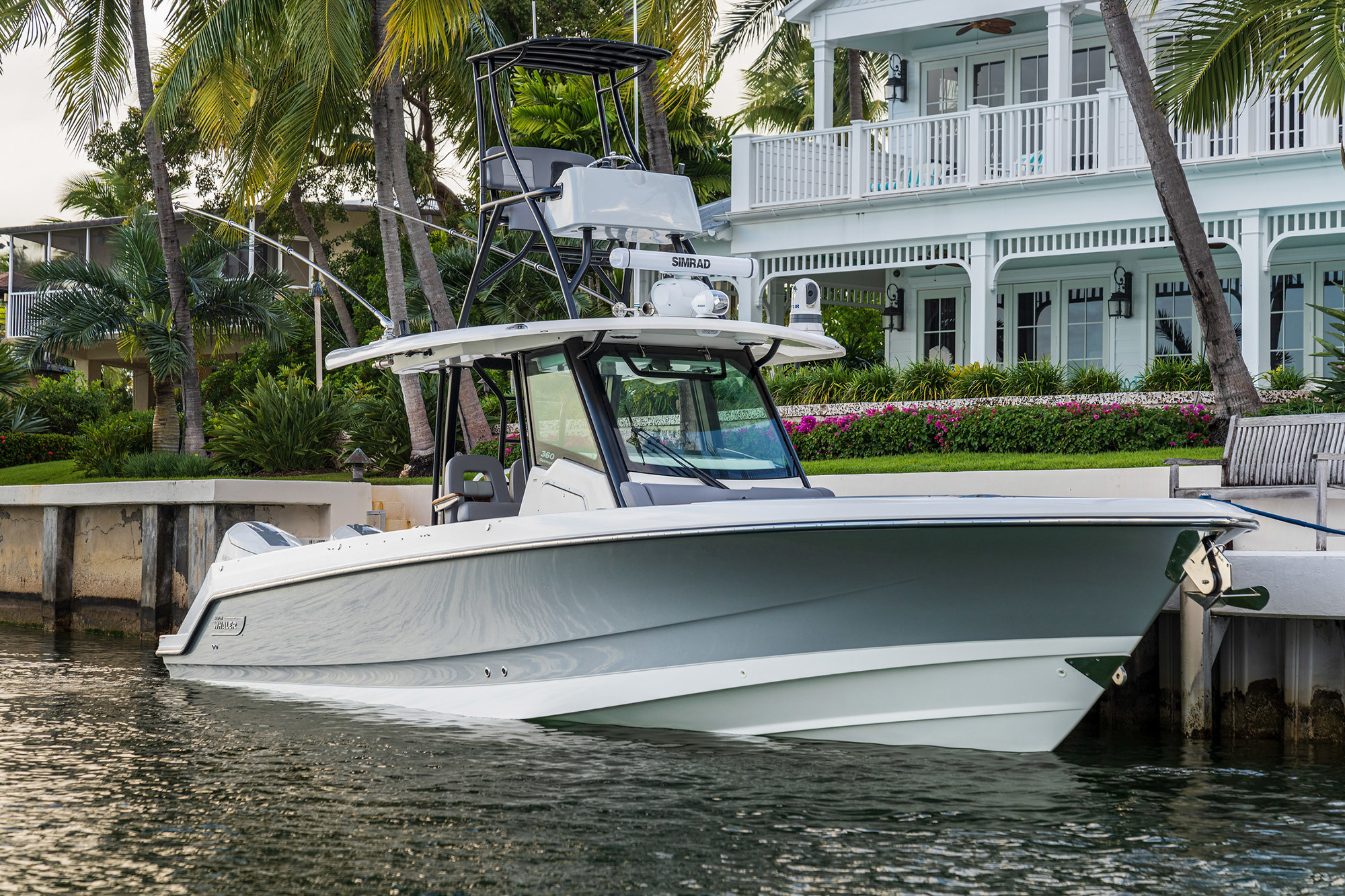 Boston Whaler 360 Outrage hoofdfoto: 1