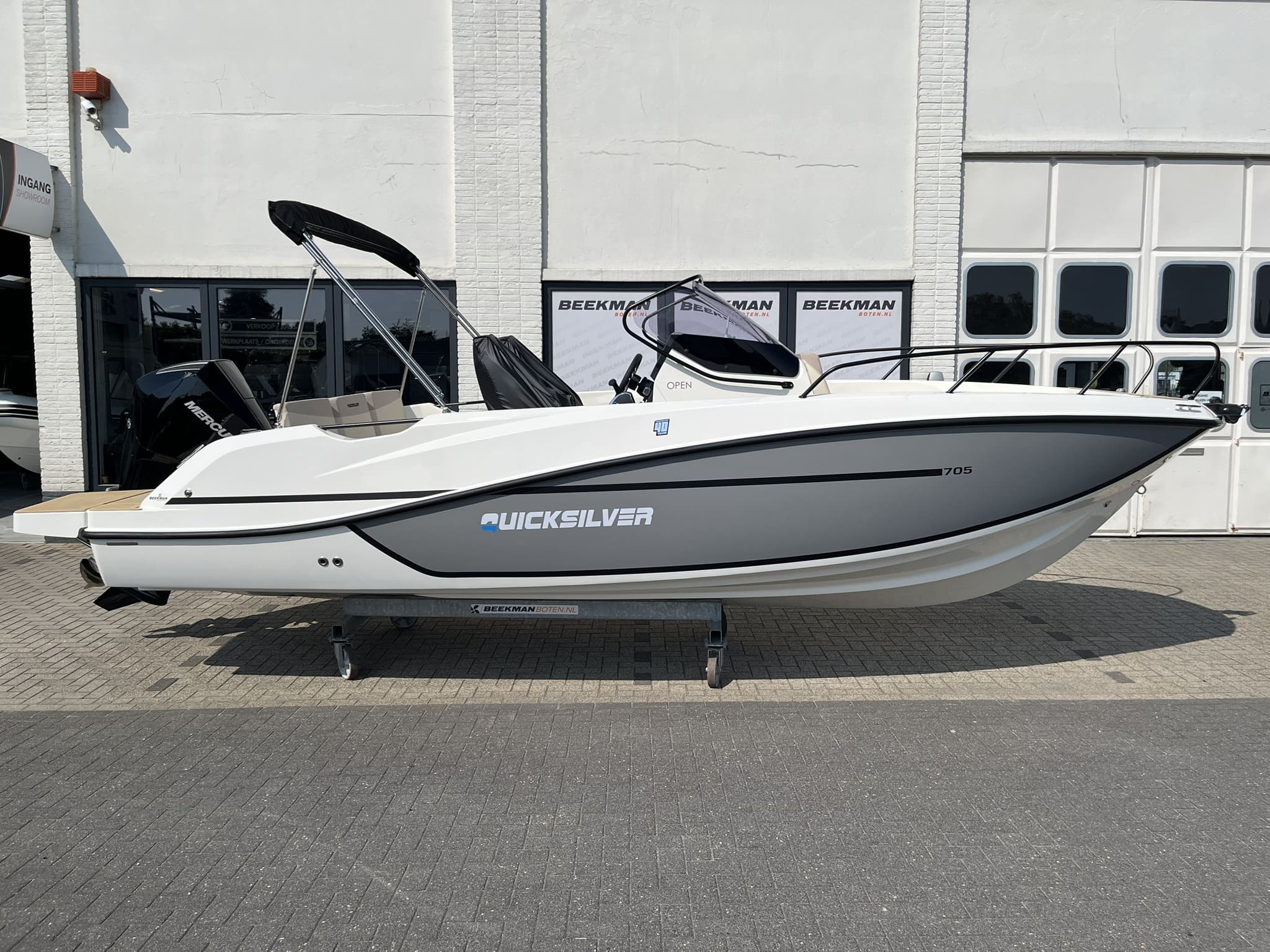Quicksilver 705 Open
