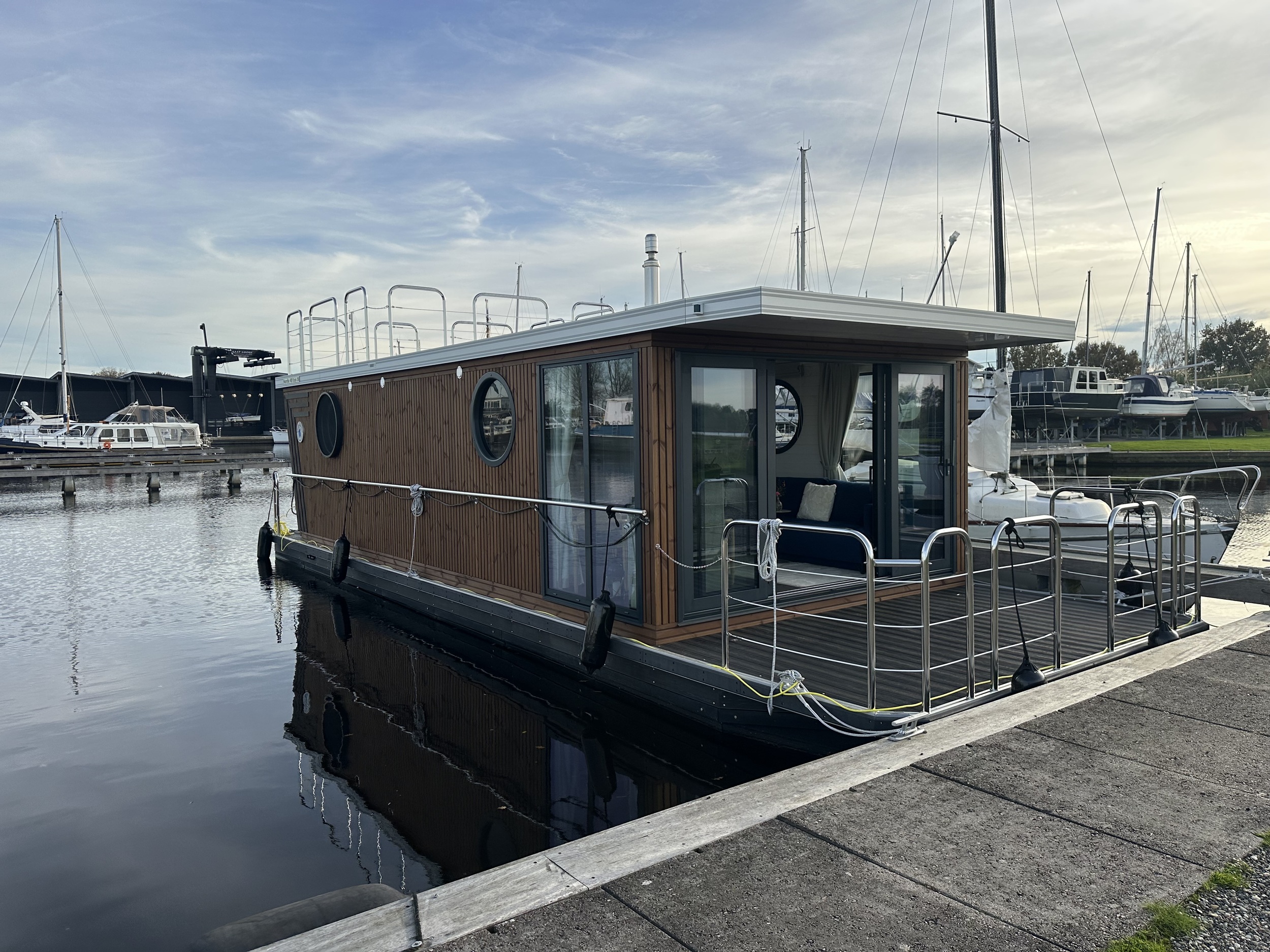 Nordic Season Houseboat NS 40 Eco 36m2