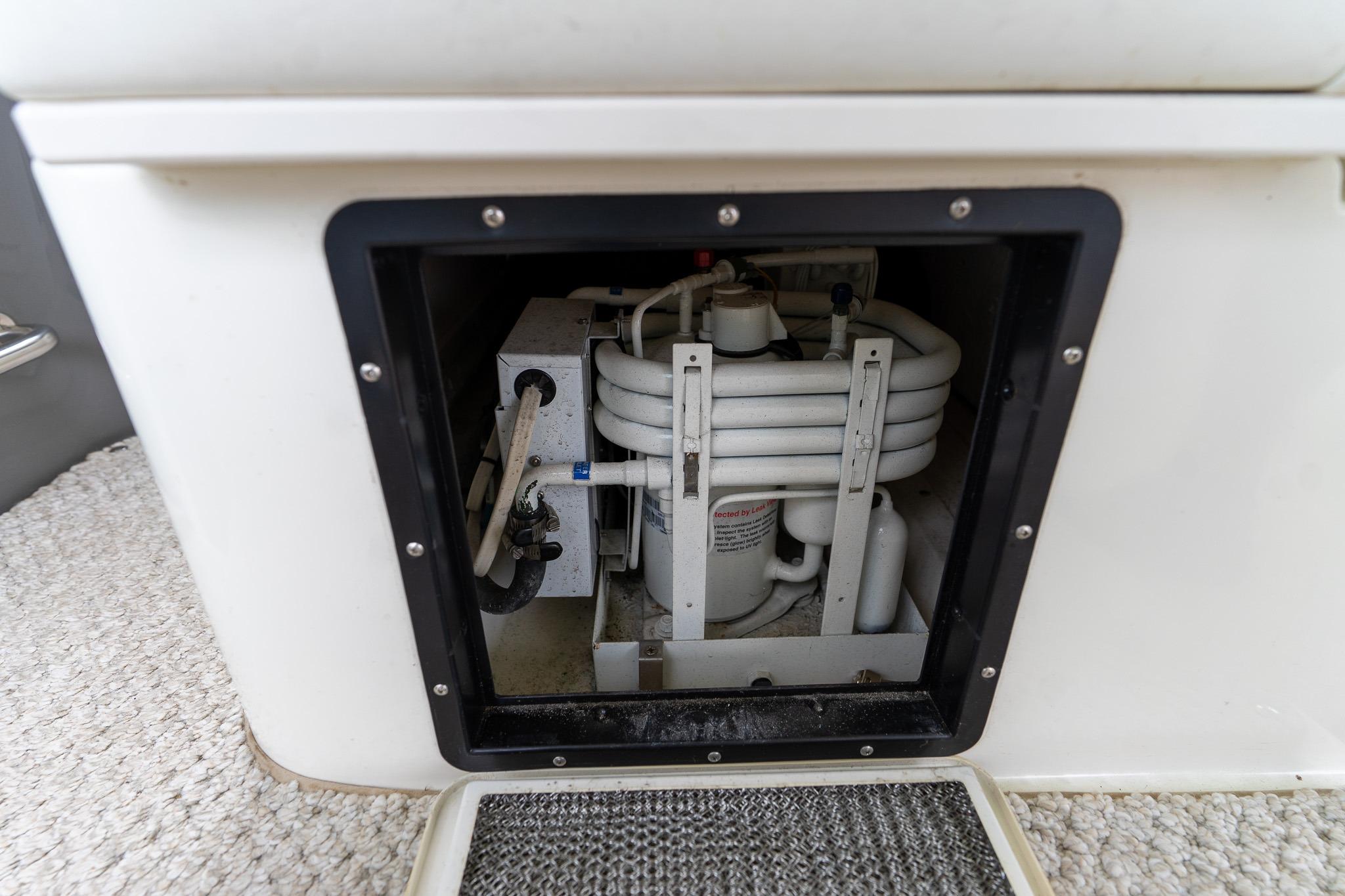 Cruisers Yachts 415 Express Motoryacht