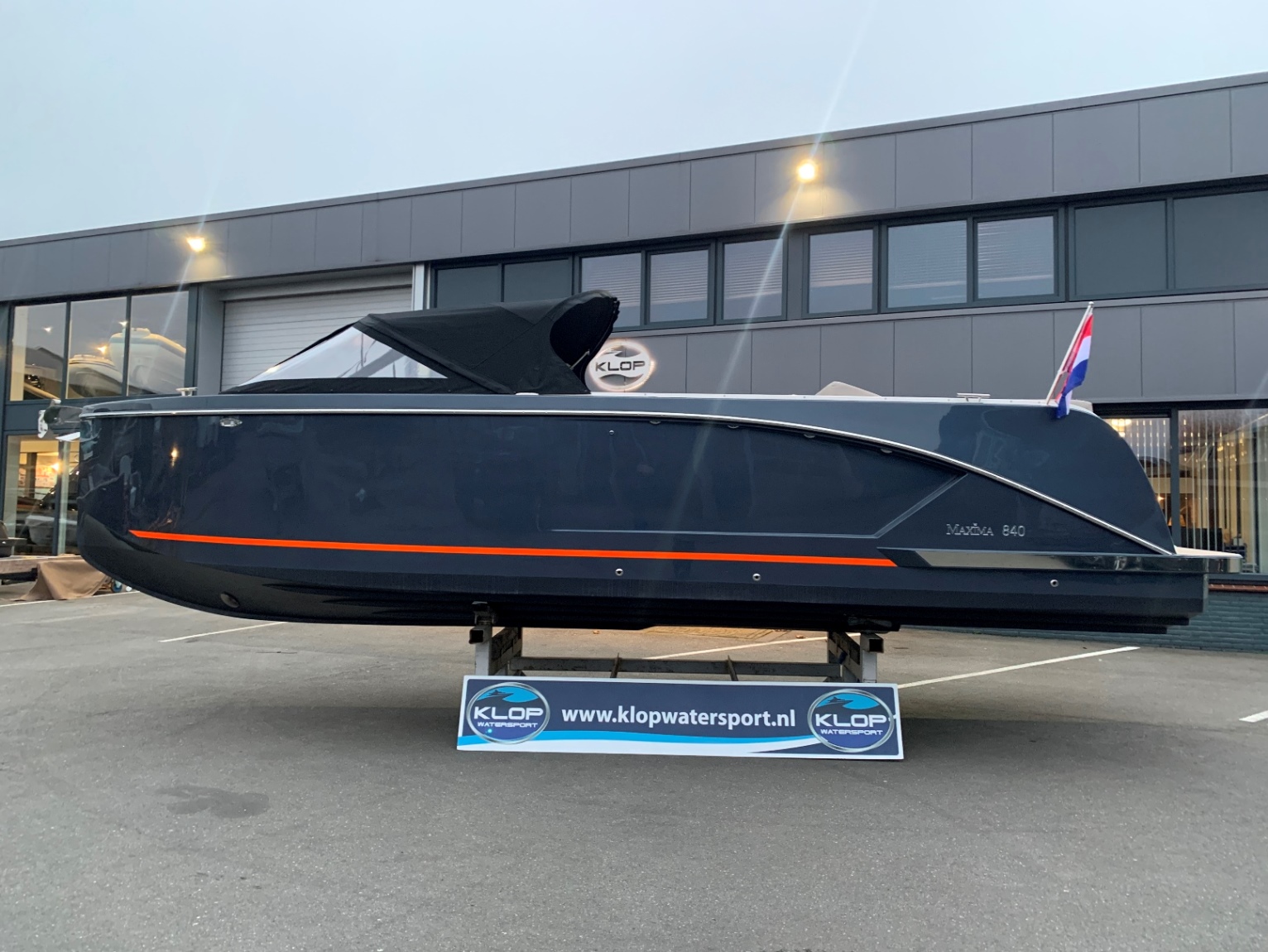 Maxima Boats 840 metallic gespoten op voorraad! hoofdfoto: 1