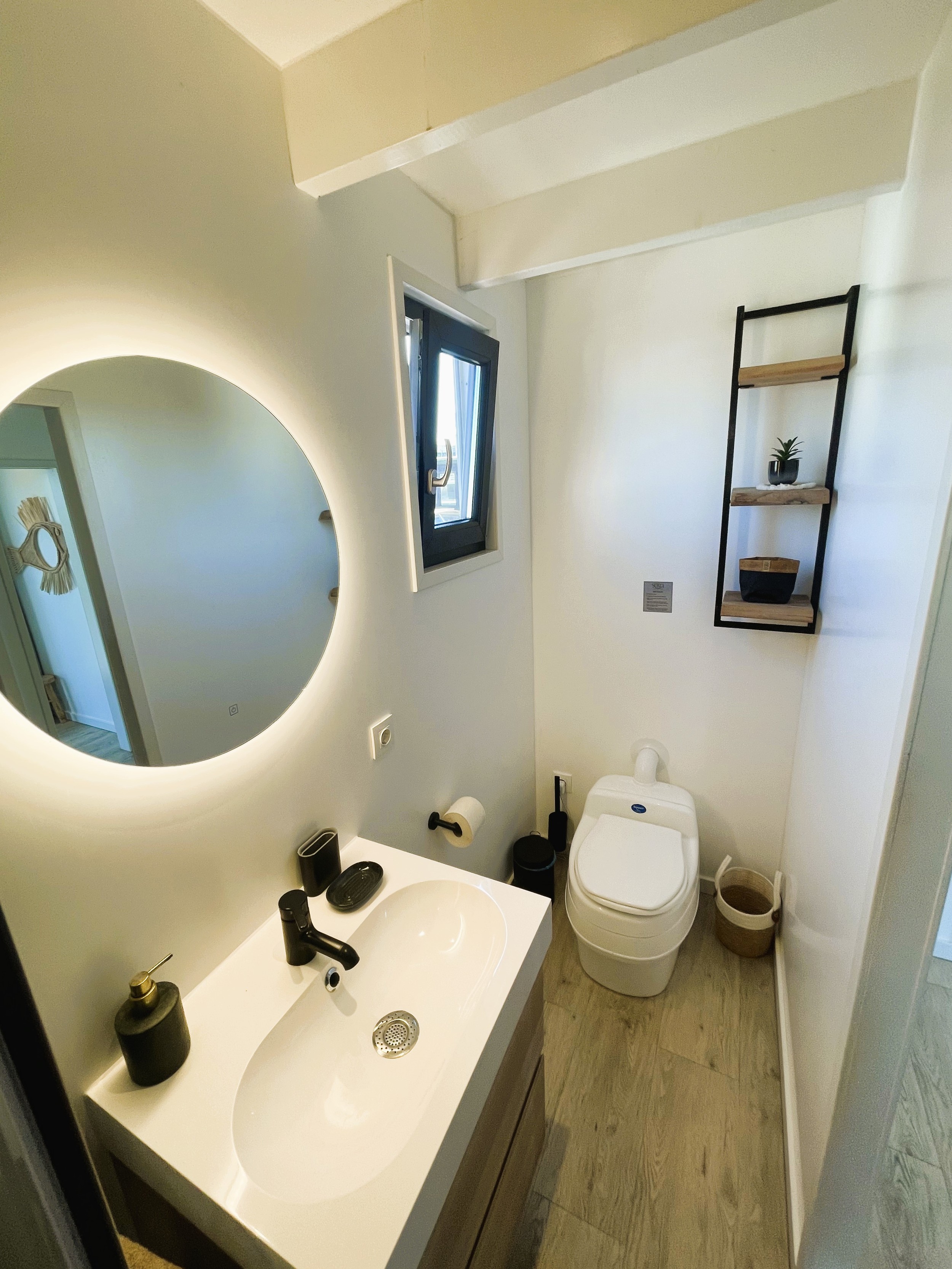 Surla 15 Houseboat Zelfvoorzienend