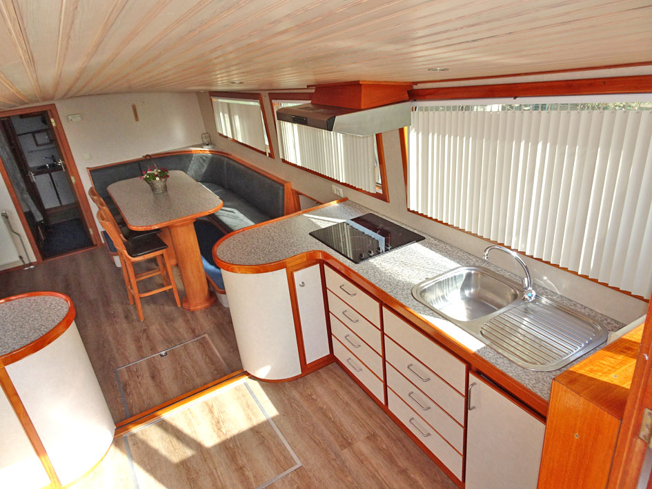 Motortjalk 21.40, met UBC