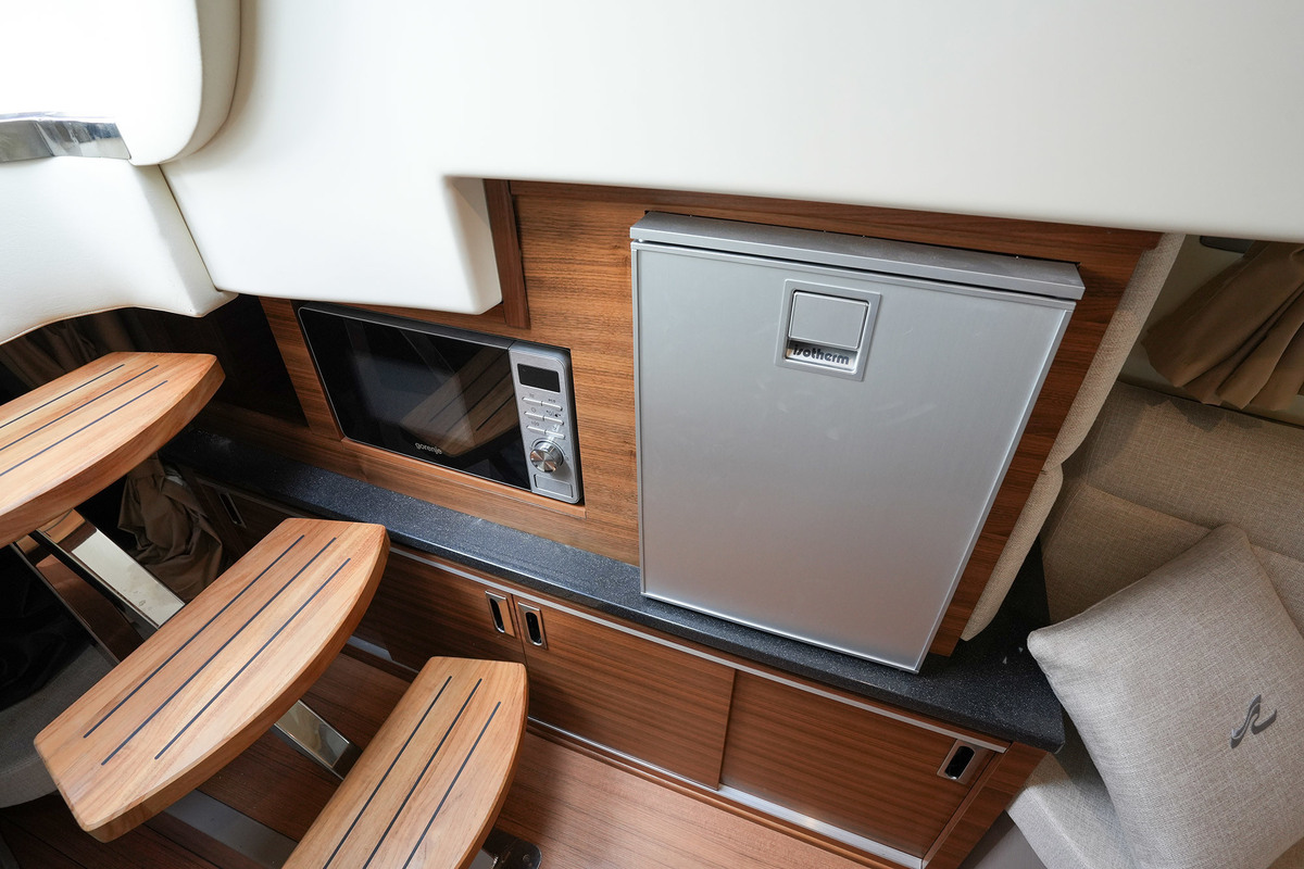 Sea Ray Sundancer 320