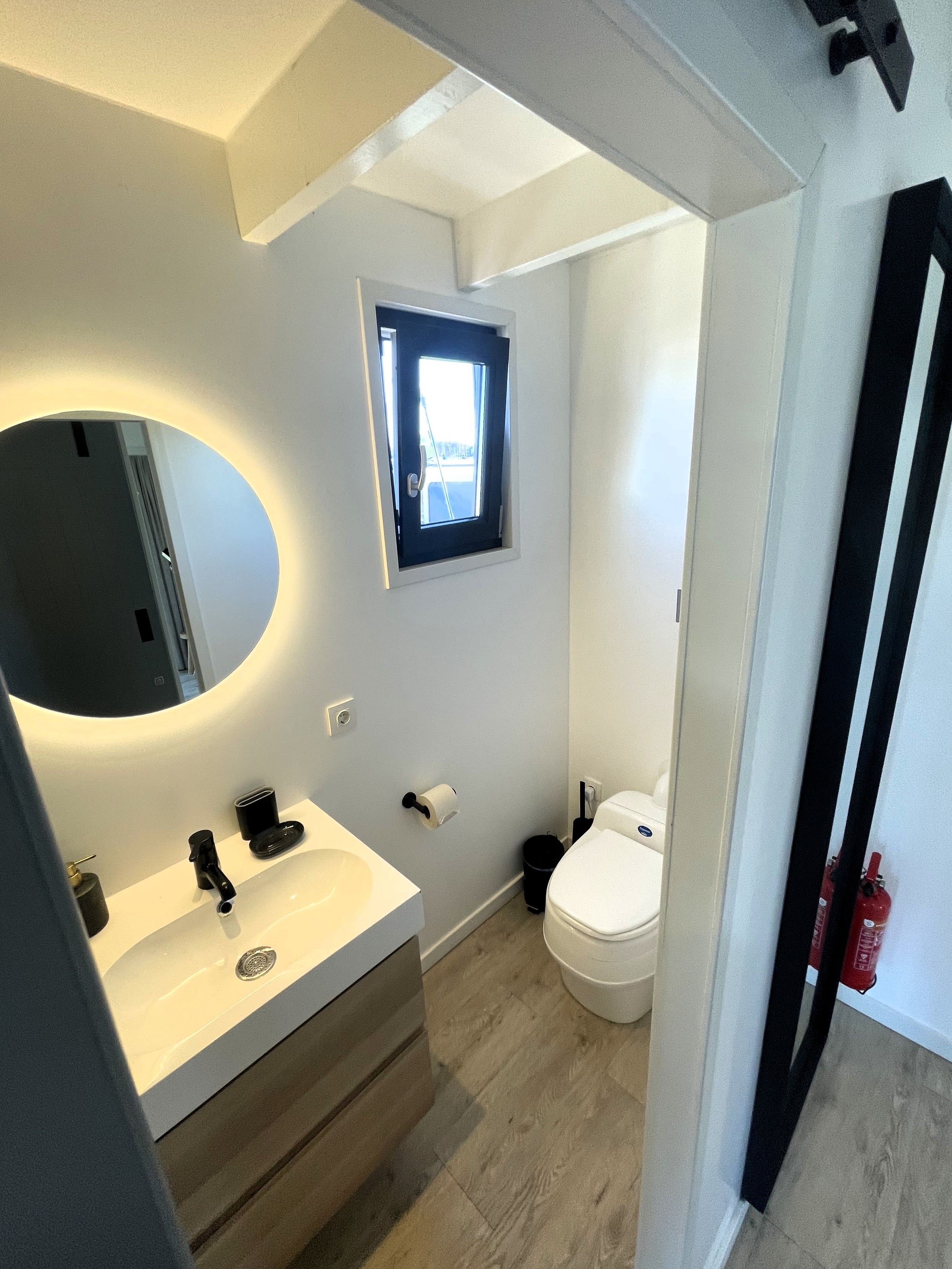 Surla 15 Houseboat Zelfvoorzienend