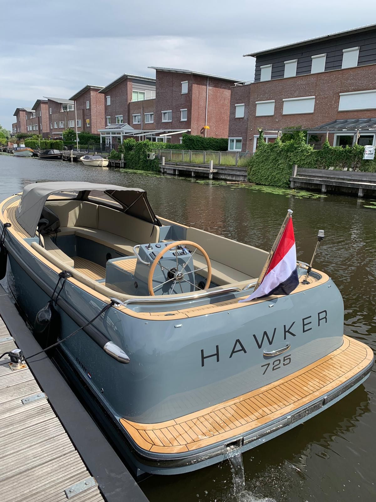 Seafury Hawker Tender 725