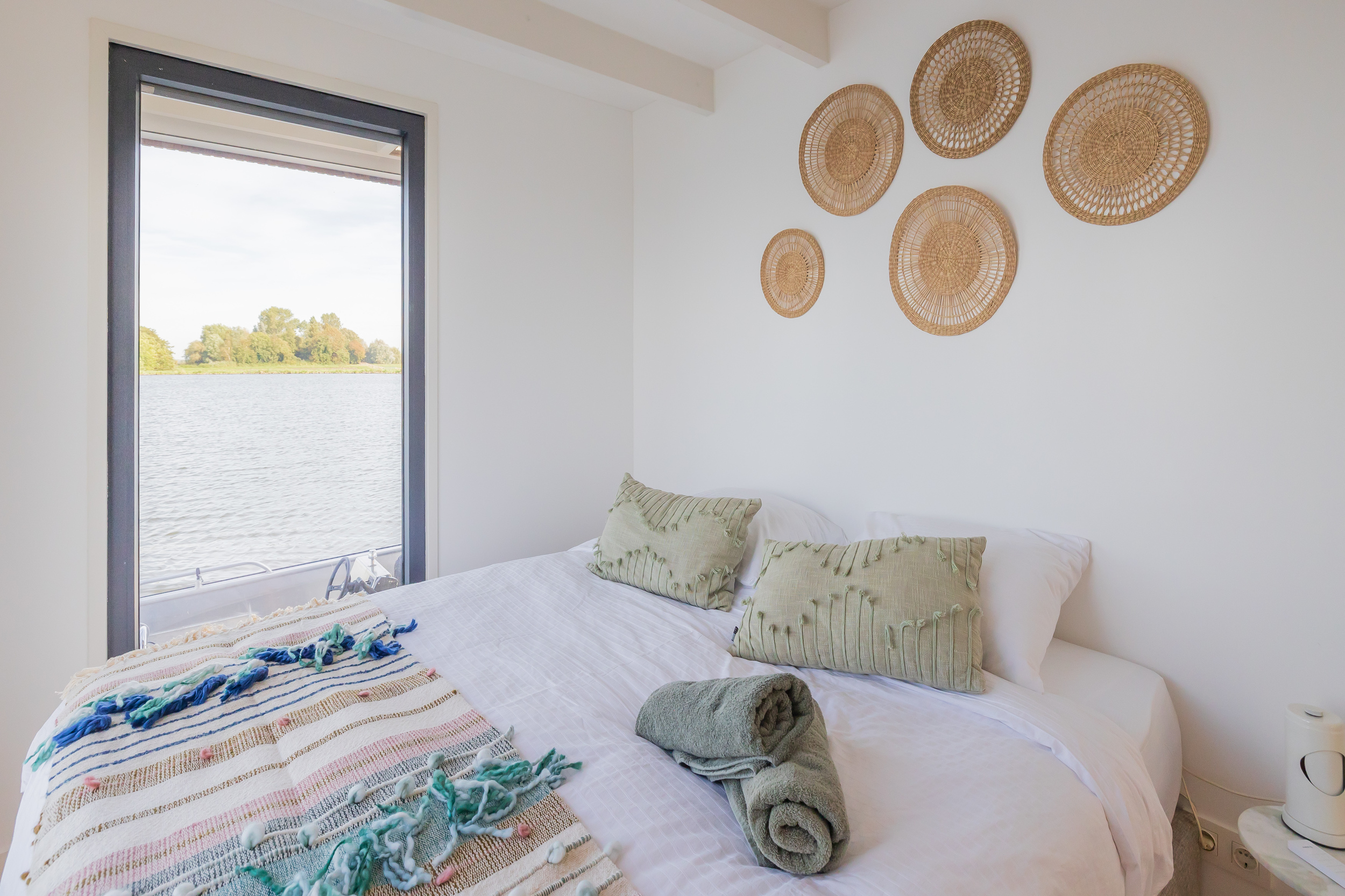 Surla (met Tender) Houseboat 15 Volledig Elektrisch With Charter
