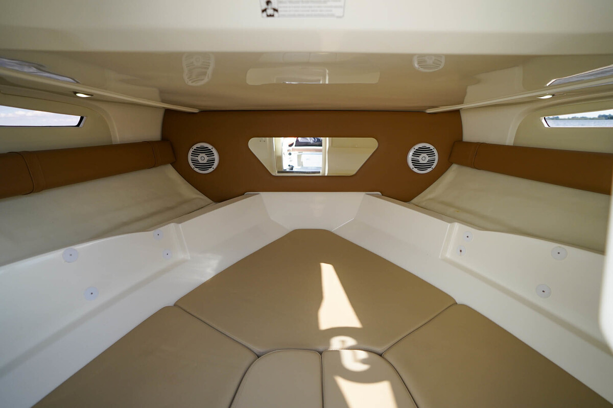 Sea Ray Sun Sport 230