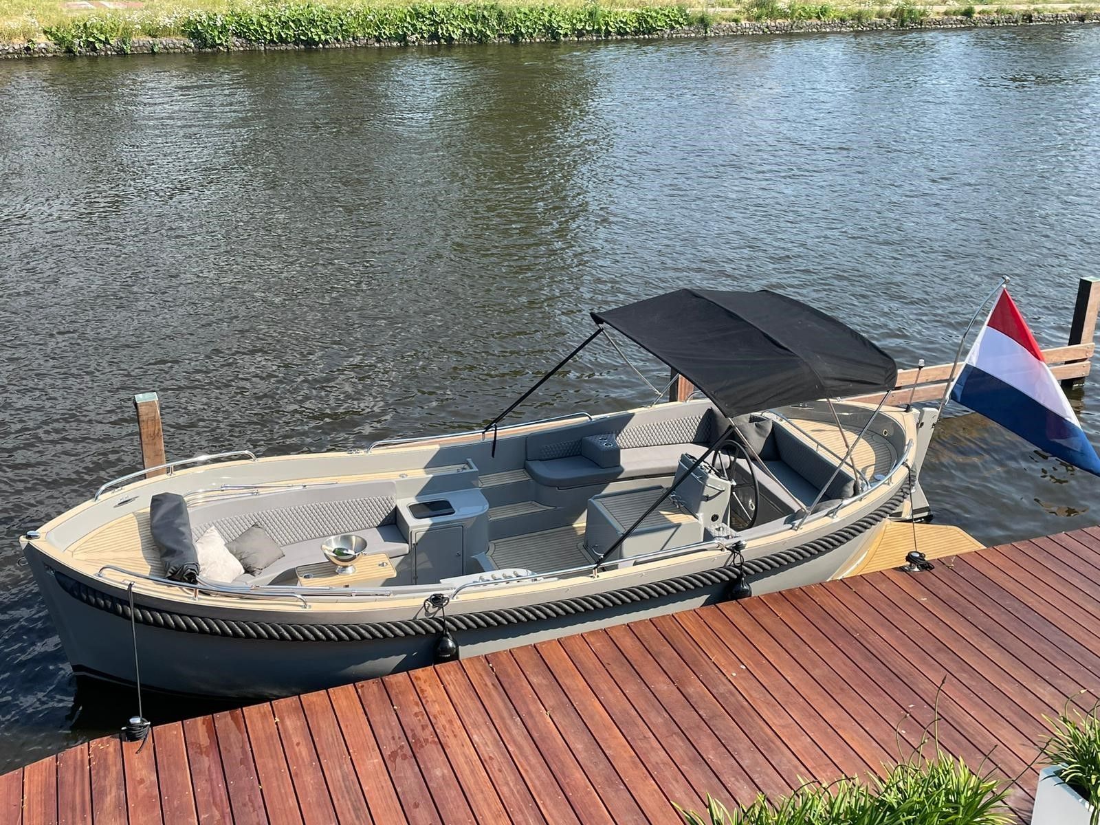 Seafury 900 Soft-top