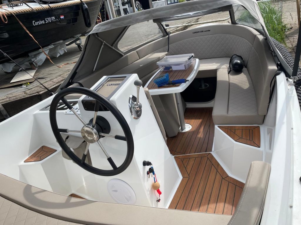 Corsiva  595 tender occasion verkocht