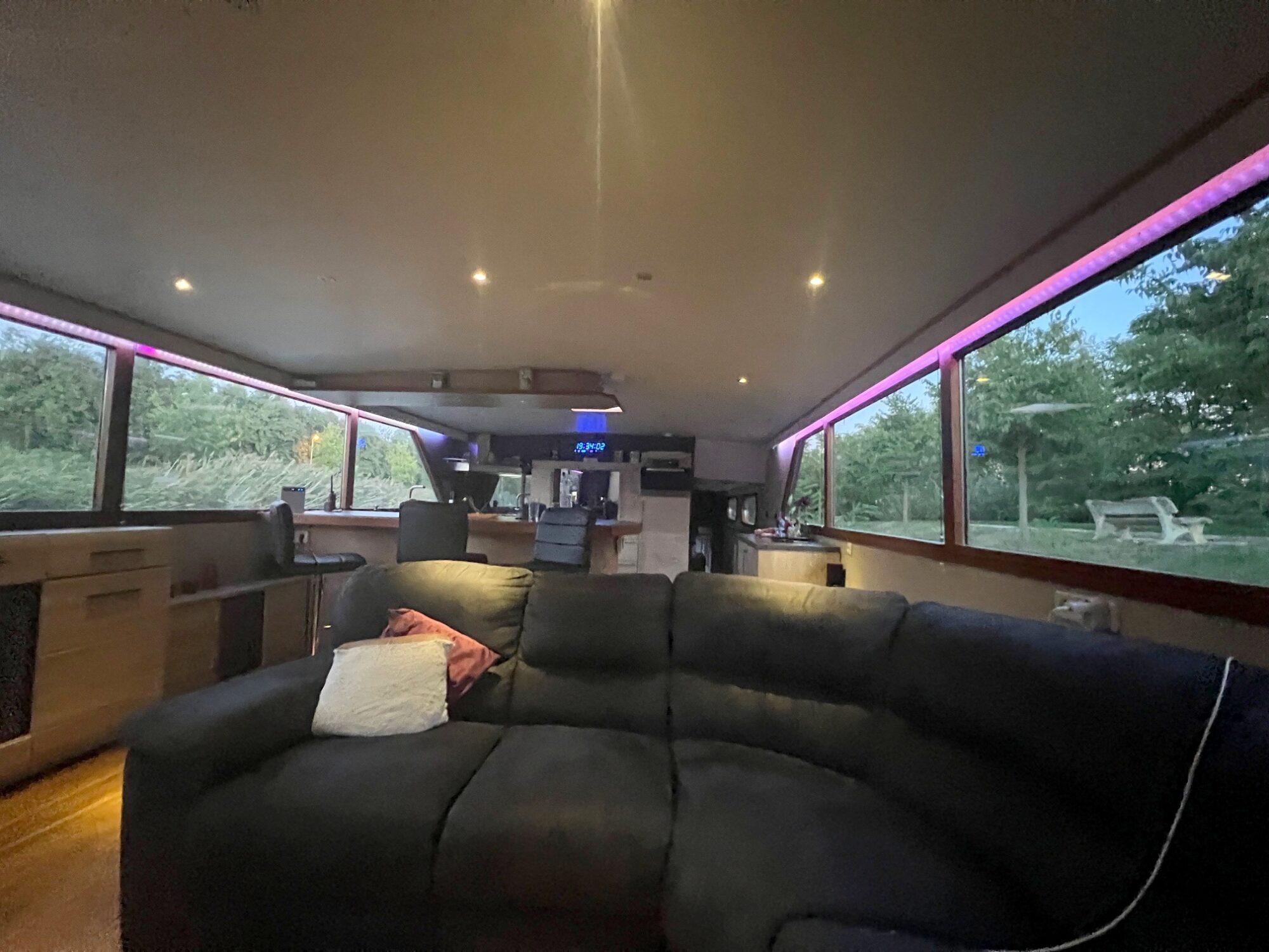 Luxe-Motor Luxe Motor 27.70 VS Varend Woonschip