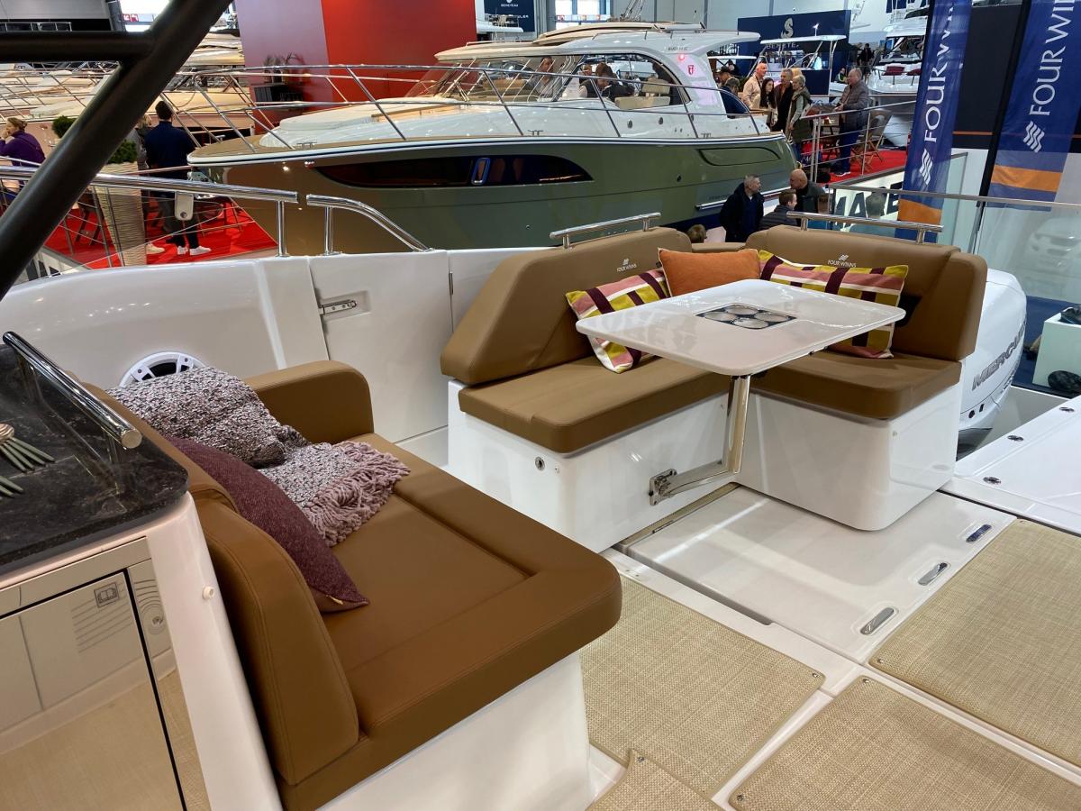 JEANNEAU TH38 Twin-Hull