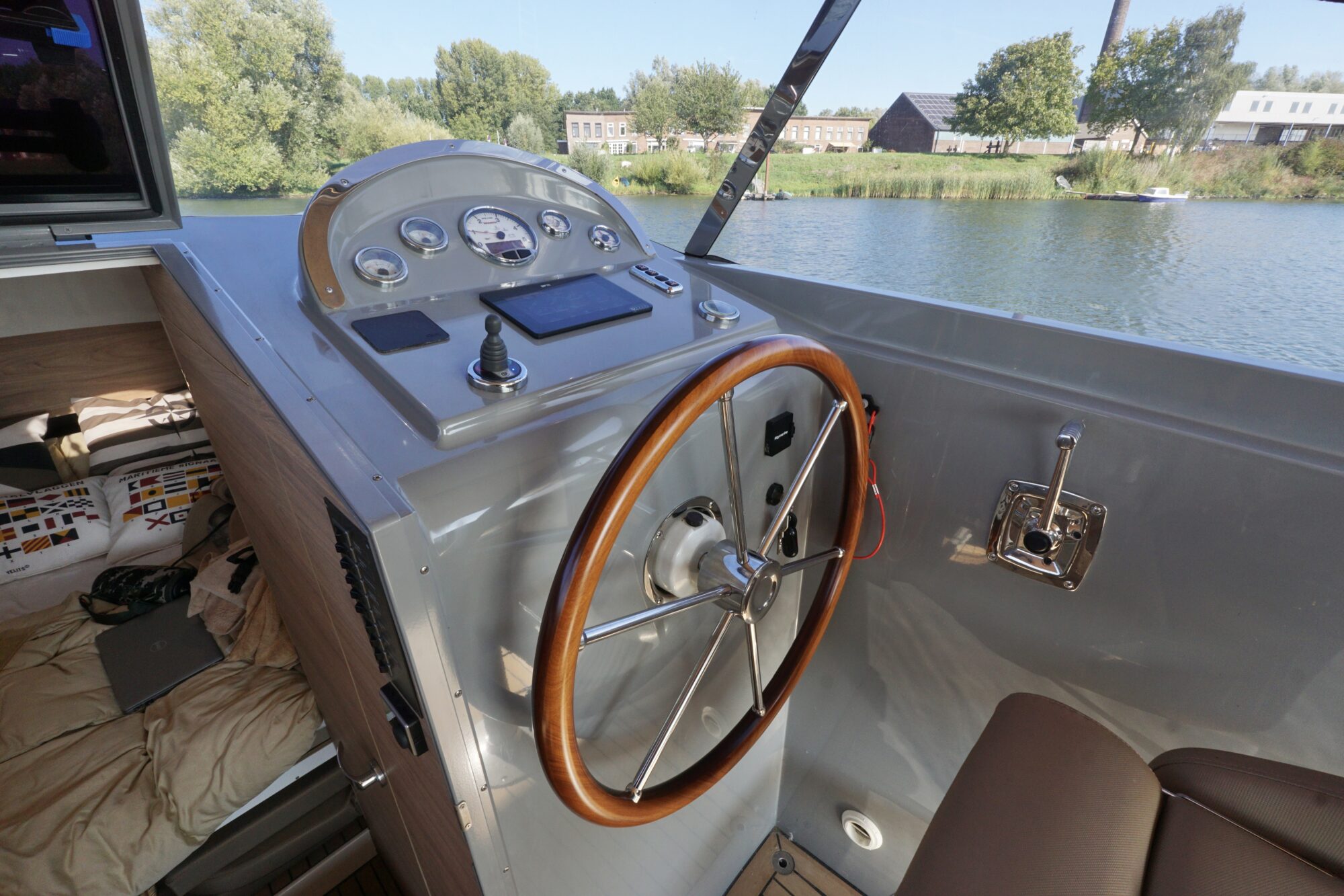 Antaris Seventy7 Cabin