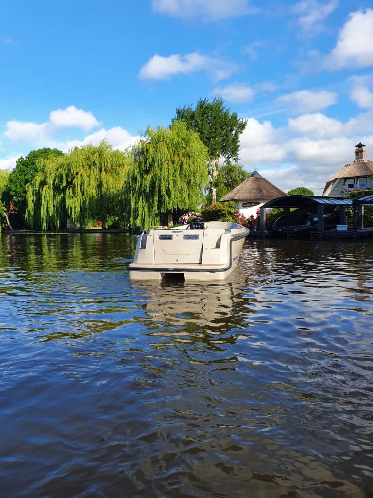 Corsiva 650 tender DE GROOTSTE SLOEPENSHOWROOM VAN NEDERLAND