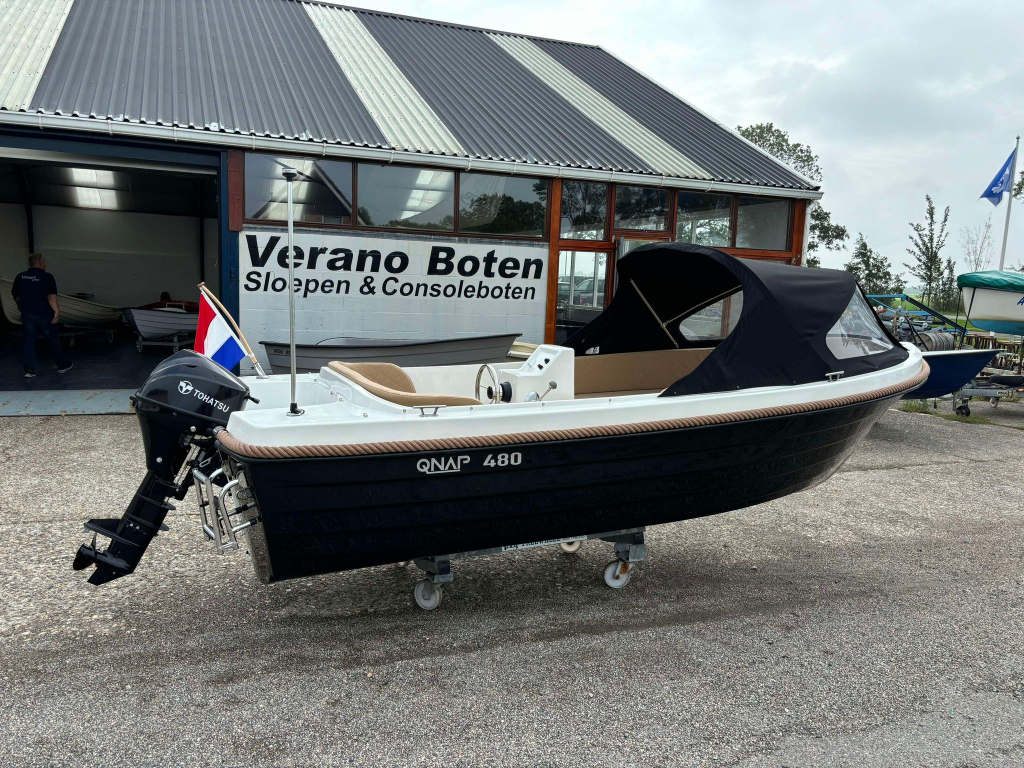 Qnap 480 + 9.8 PK Tohatsu Four Stroke *