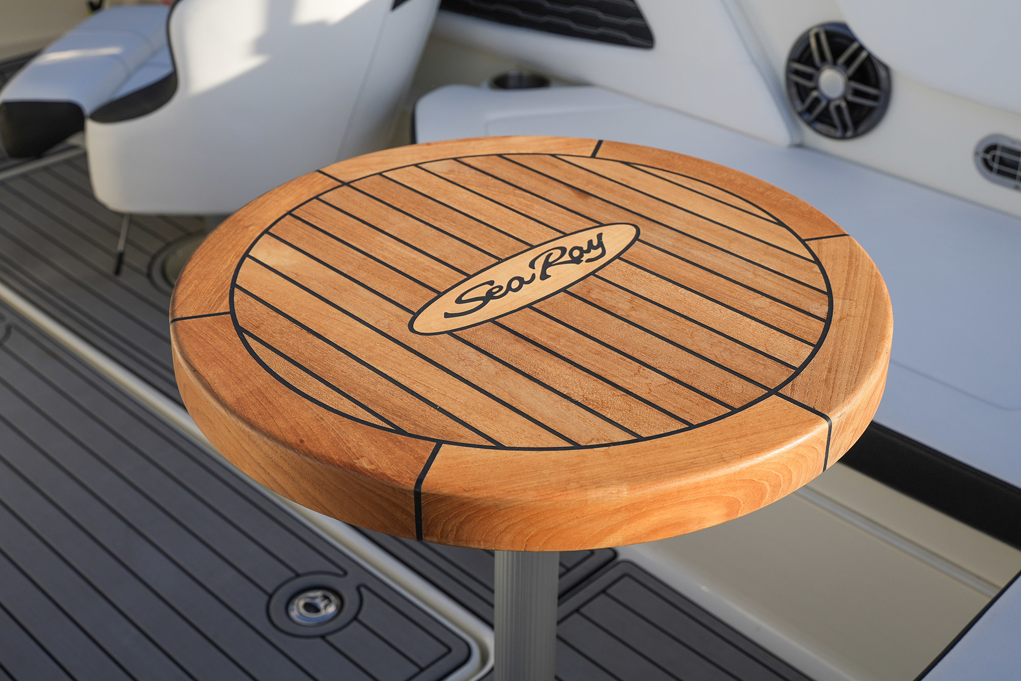 Sea Ray SPX 230 Outboard