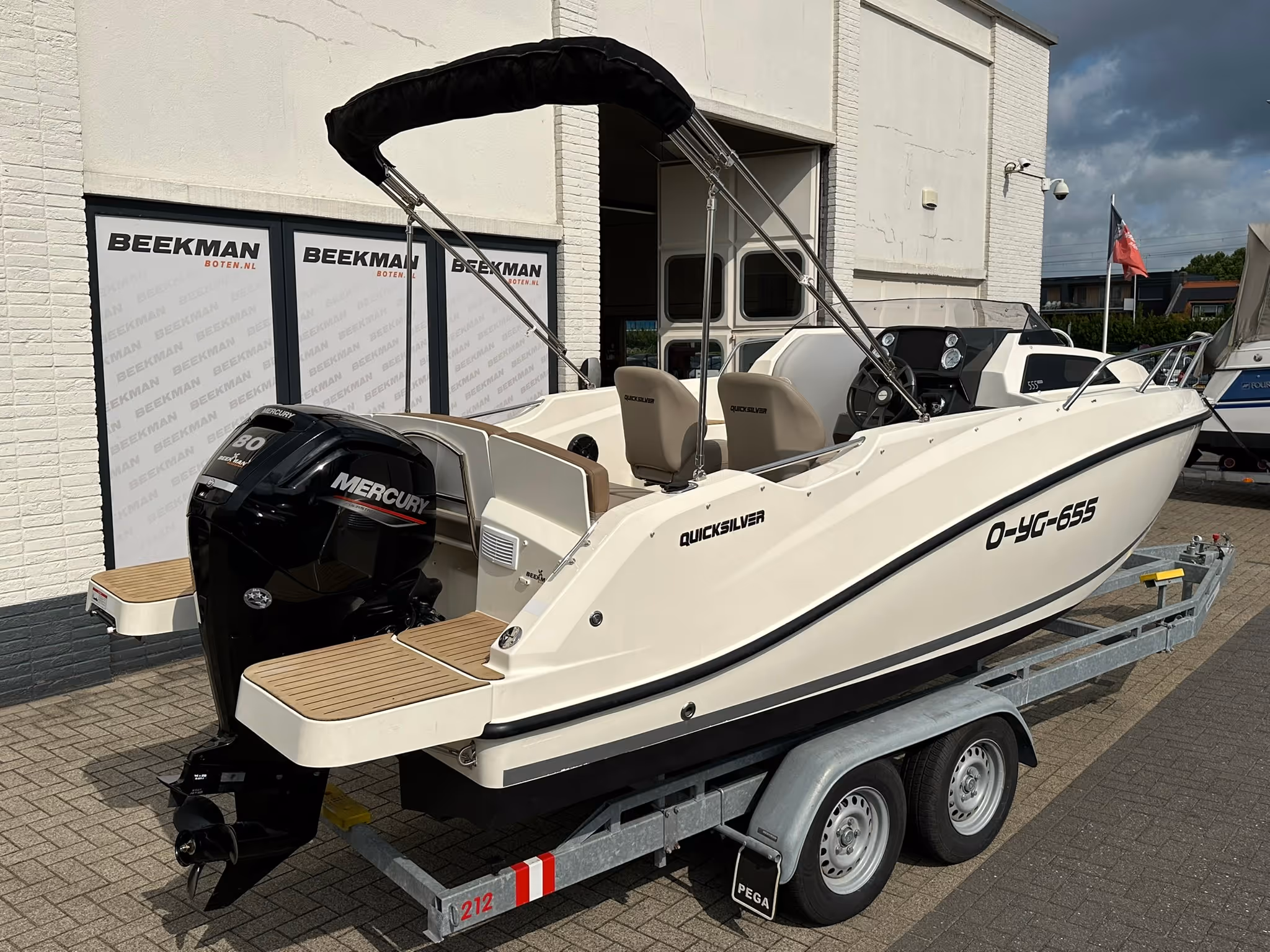 Quicksilver 555 Cabin