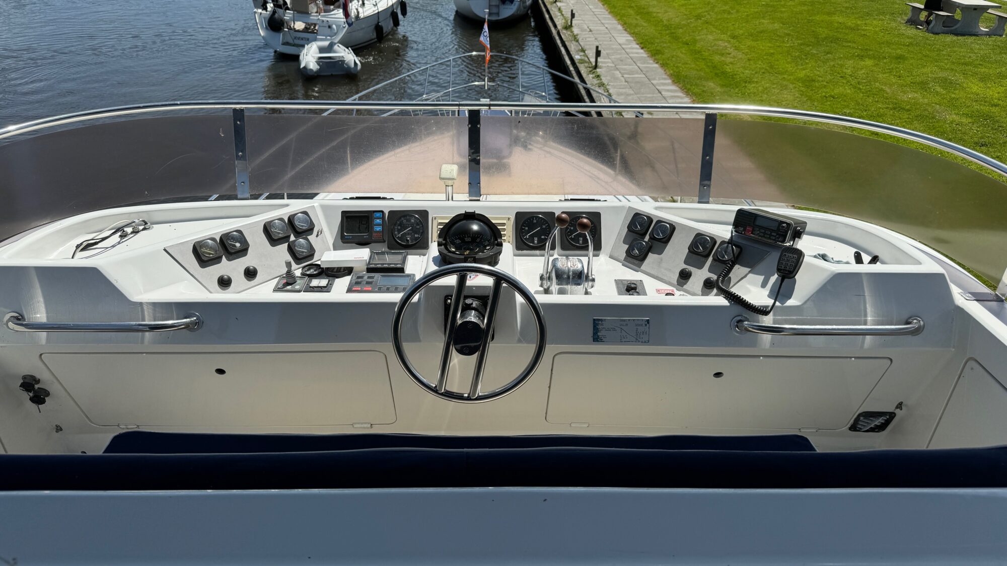 Whitewater Wolfe 46 Flybridge