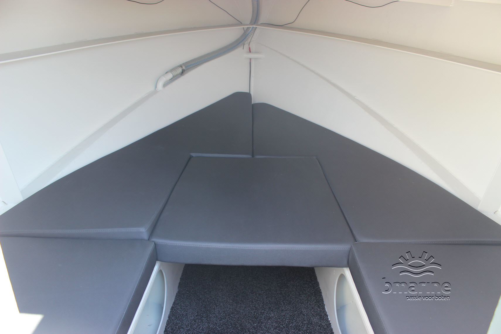 Blackfish Reallife 750 Cabin