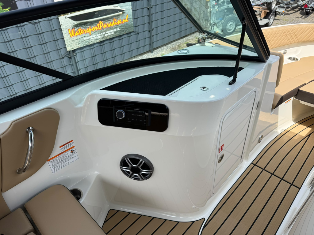 Sea Ray SDX 230