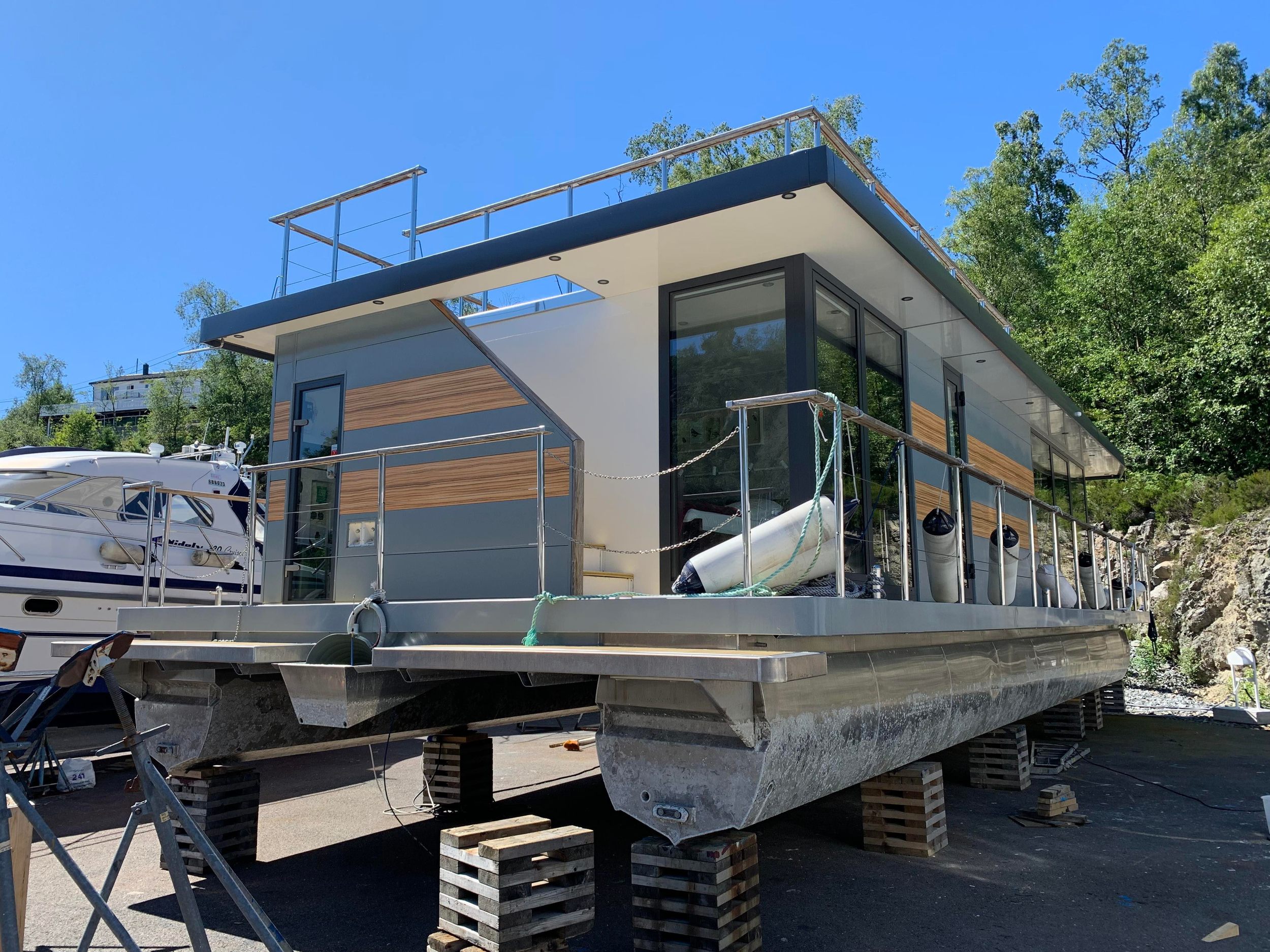 Waterbus Optima Houseboat