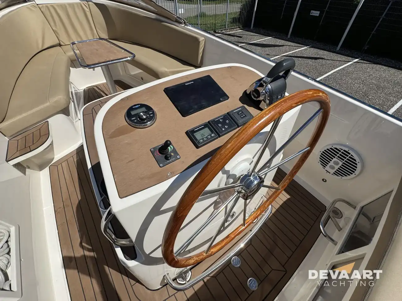 Admiral 28