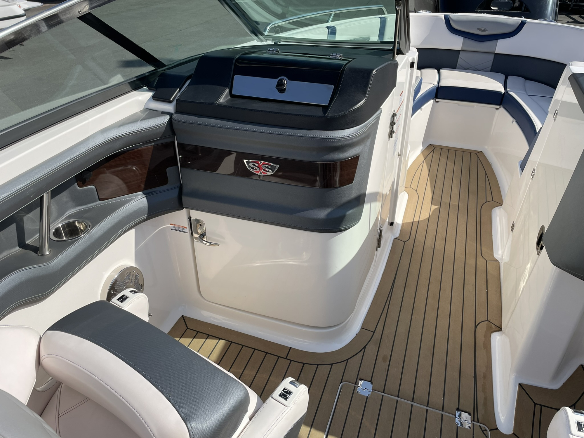 Chaparral 277 SSX met Volvo 380 pk