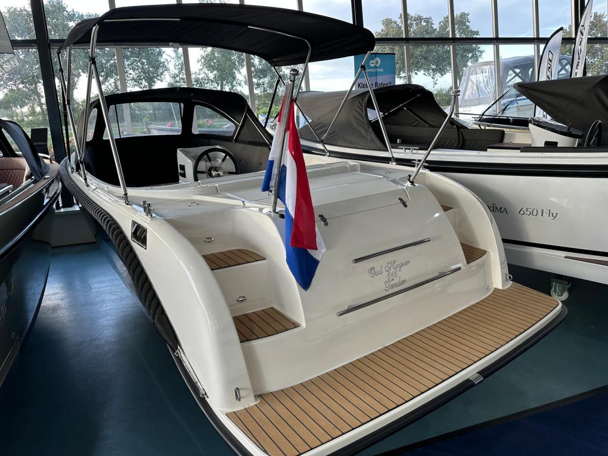 Oud Huijzer 616 Tender