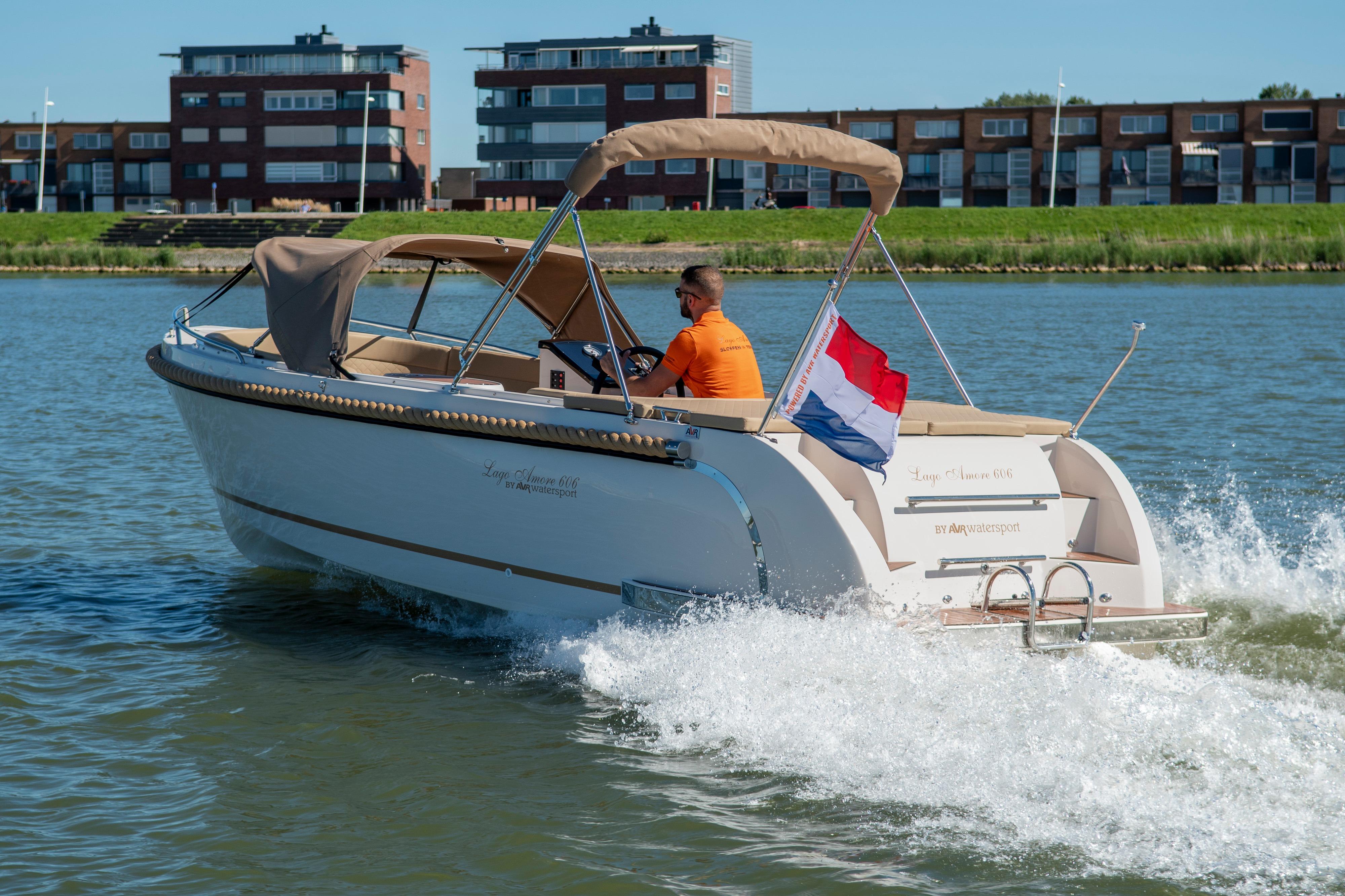 Lago Amore 606 Tender