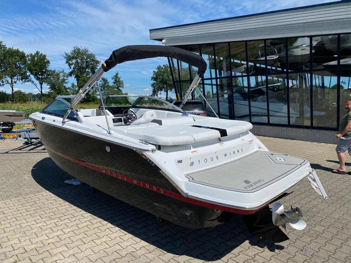 Four Winns H2 Bowrider Duo Prop