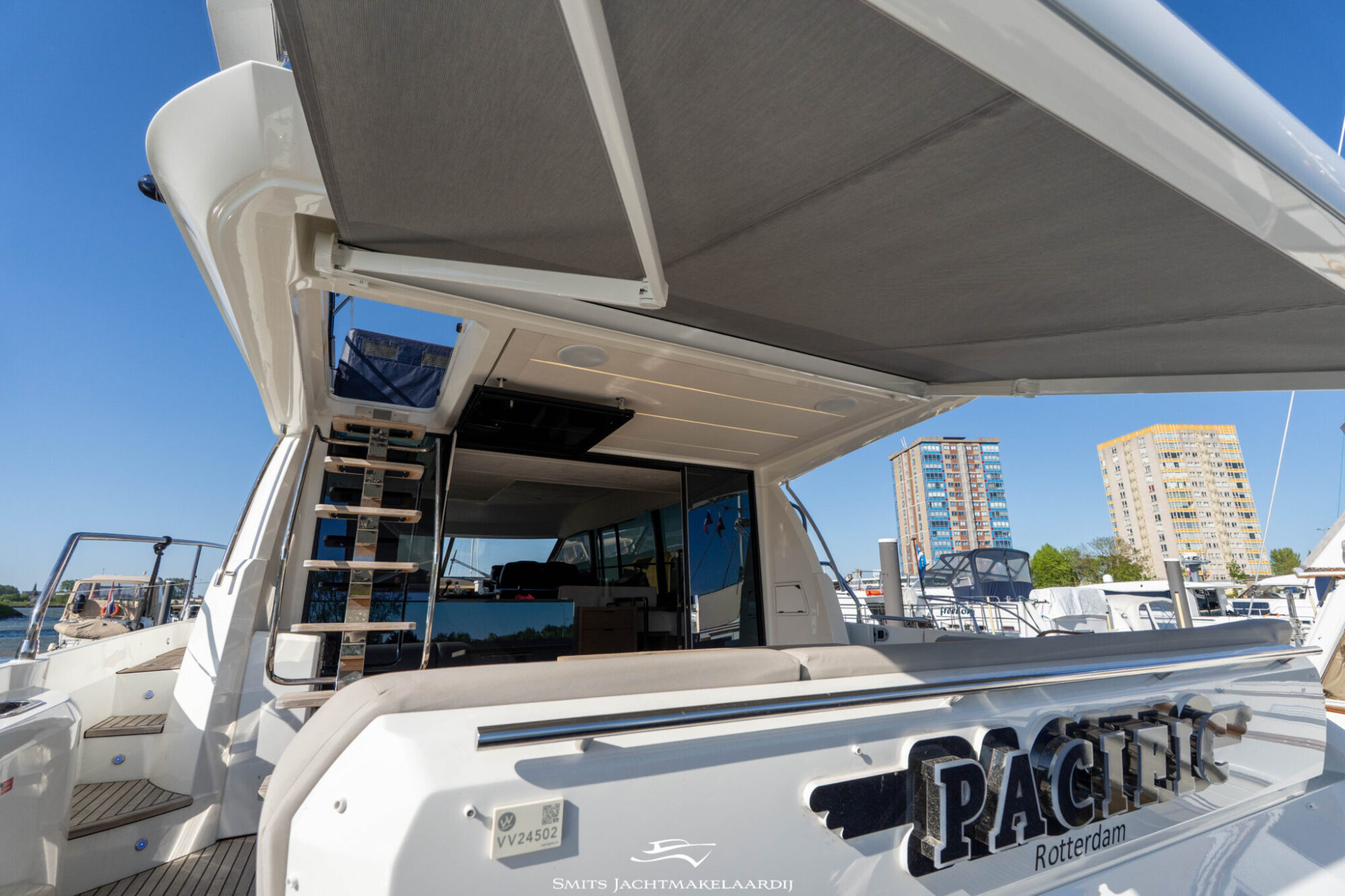 Prestige 590 Flybridge