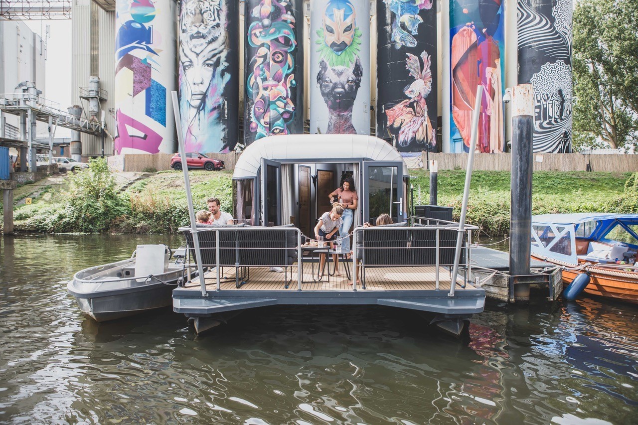 The Coon 1000 Houseboat