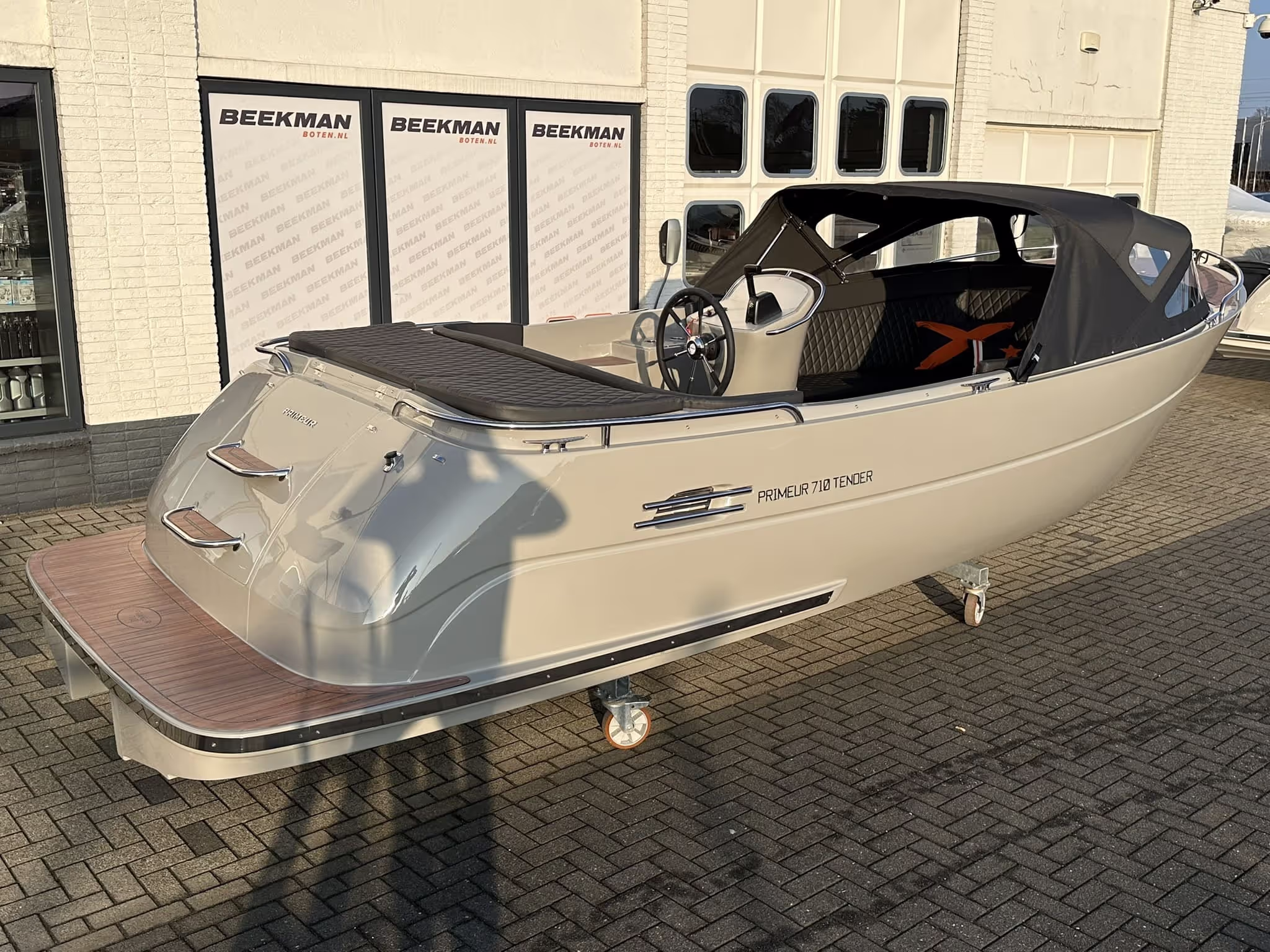 Primeur 710 Tender