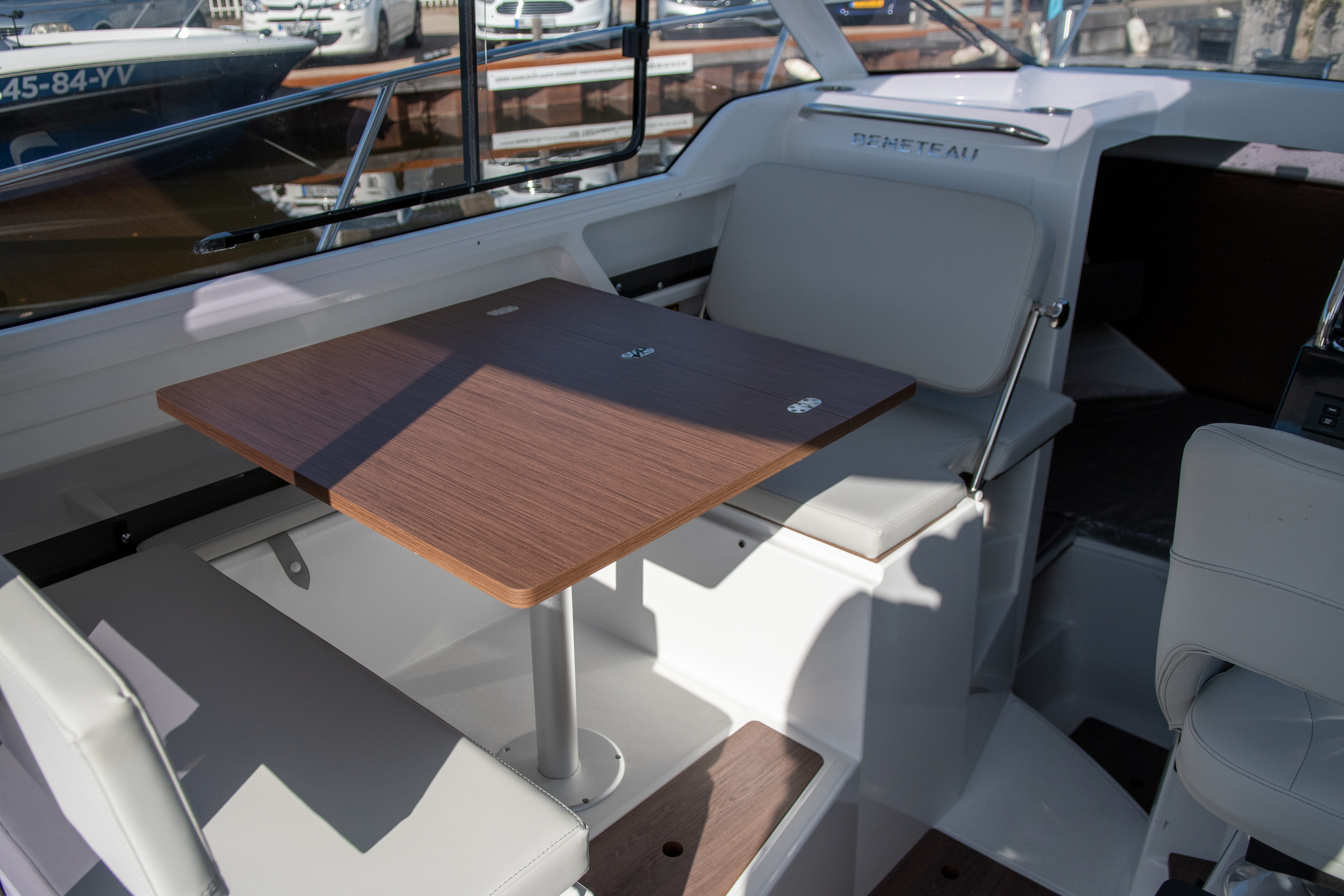 Beneteau Antares 8