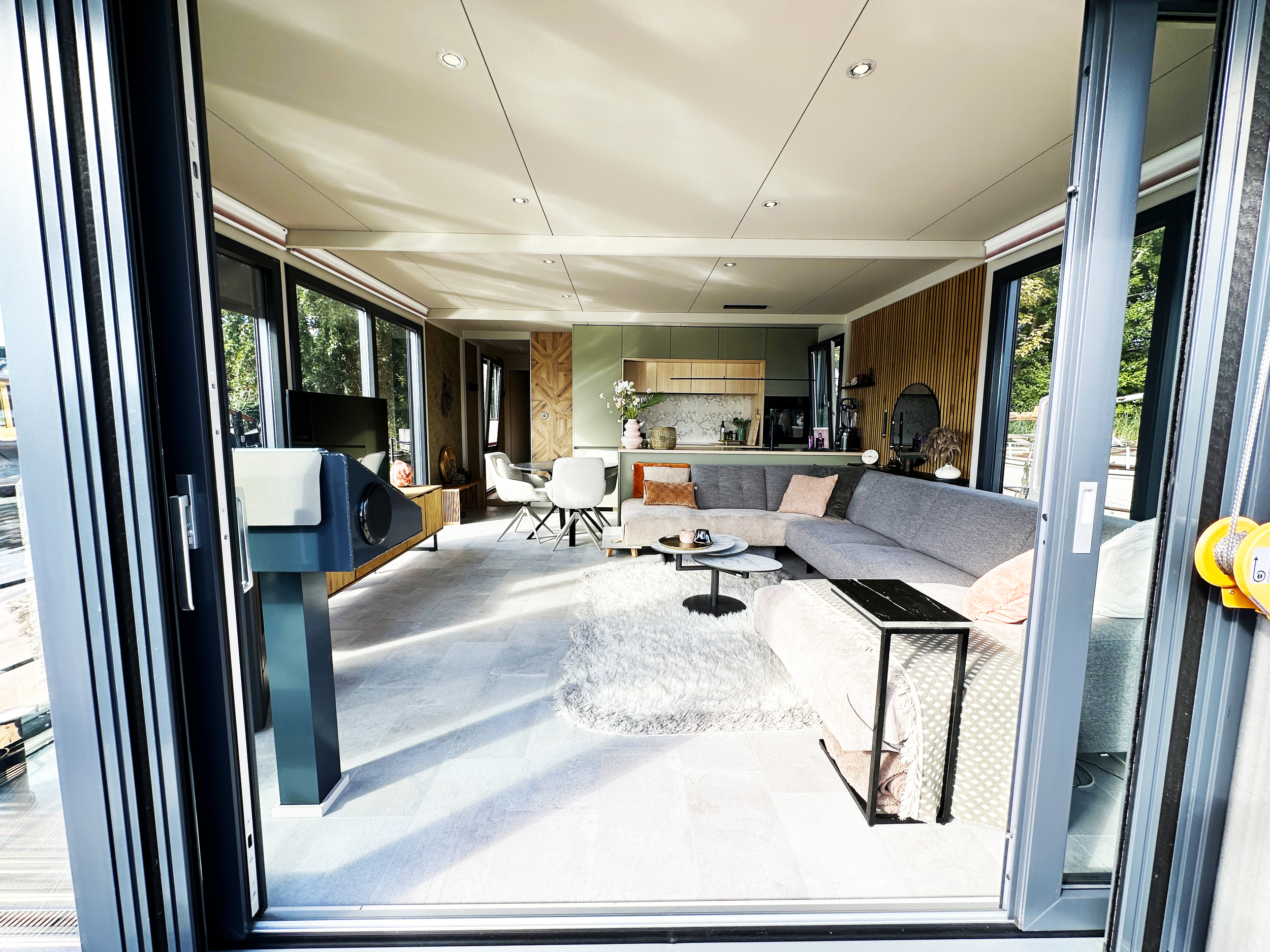 HT-Lofts Houseboat 15m Electric Propulsion