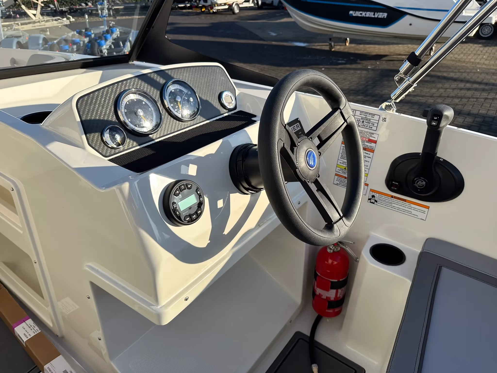 Bayliner Element M17