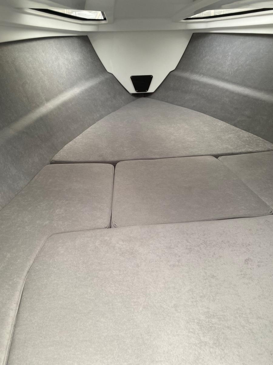 NORTHMASTER 685 Cruiser Cabin